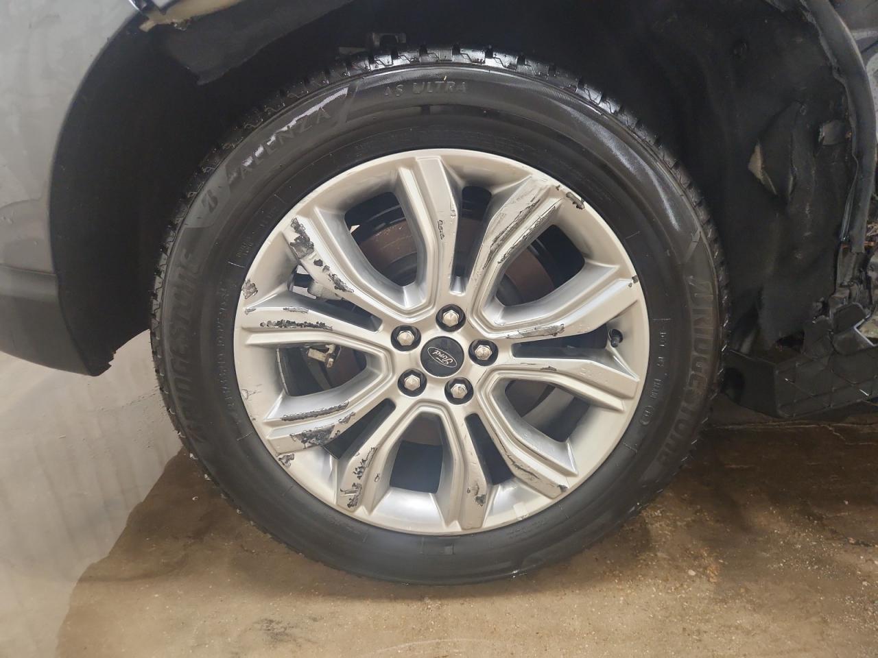 2024 Ford Edge Titanium Серый vin: 2FMPK4K95RBA48399 Damage: Right Rear Wheel, Curb Rash, > 12 Inches