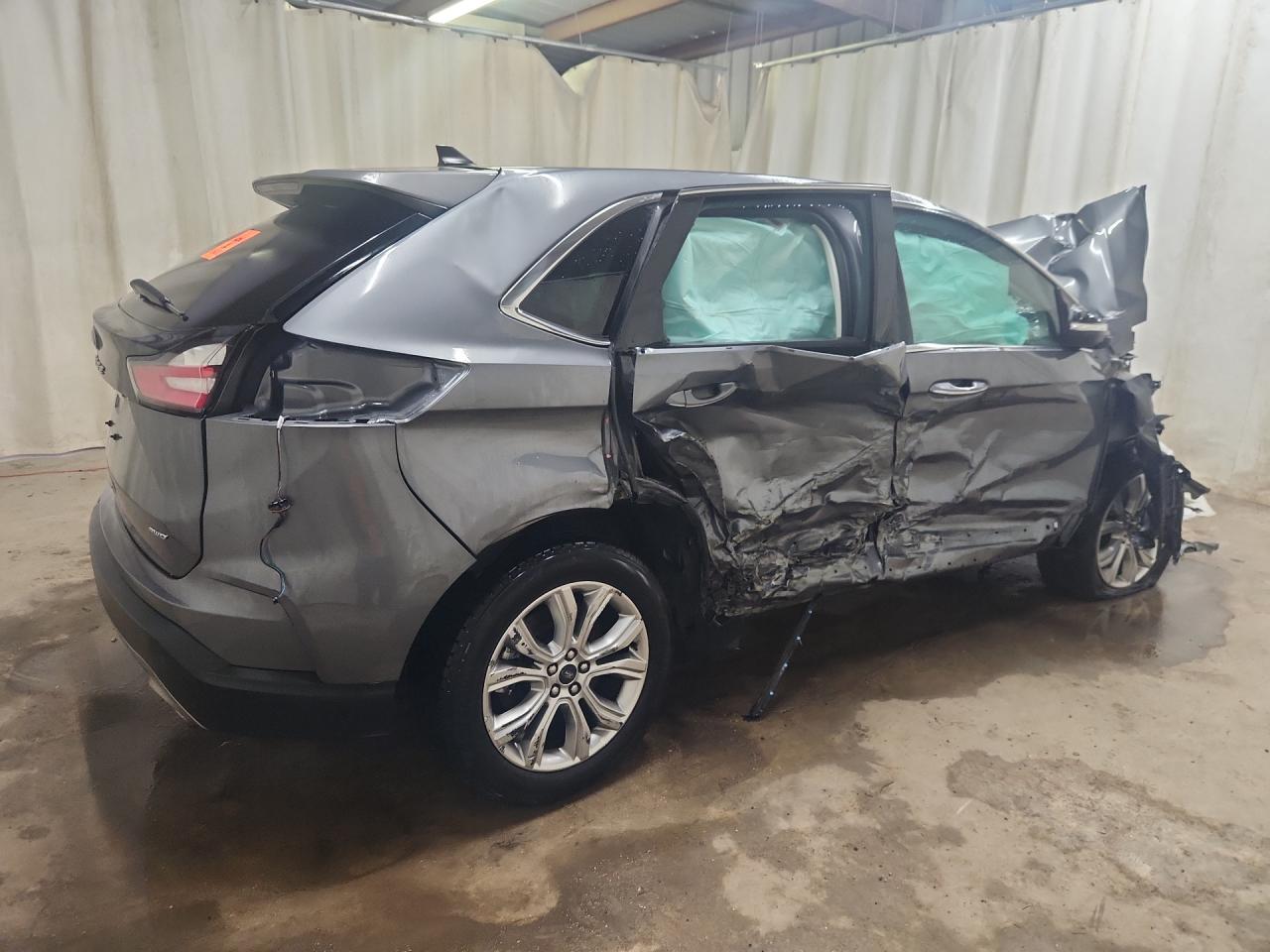 2024 Ford Edge Titanium Серый vin: 2FMPK4K95RBA48399 Damage: Right Rear Window, Broken, Replacement Required