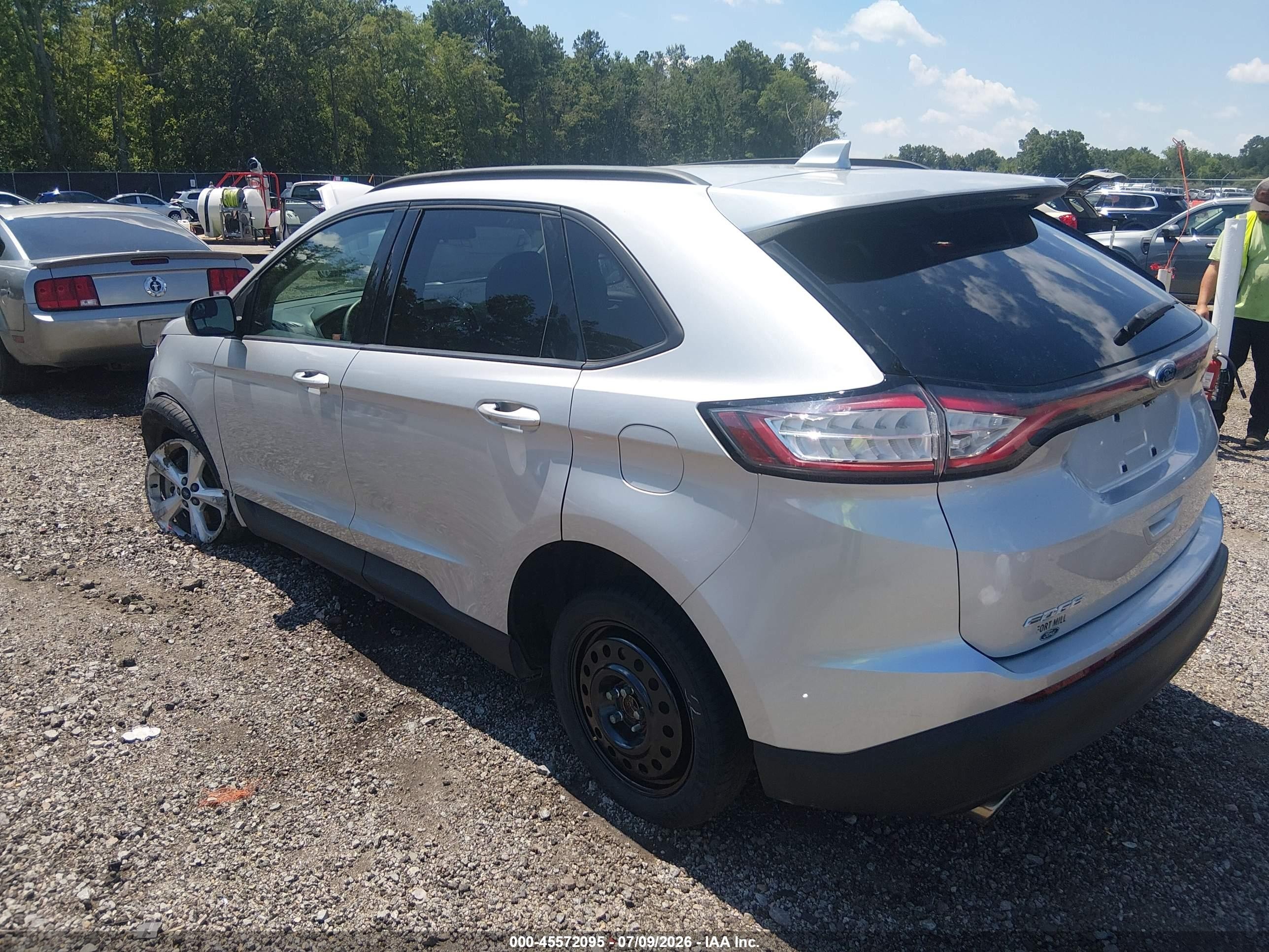 2015 Ford Edge Se Серебряный vin: 2FMTK3G87FBB76003
