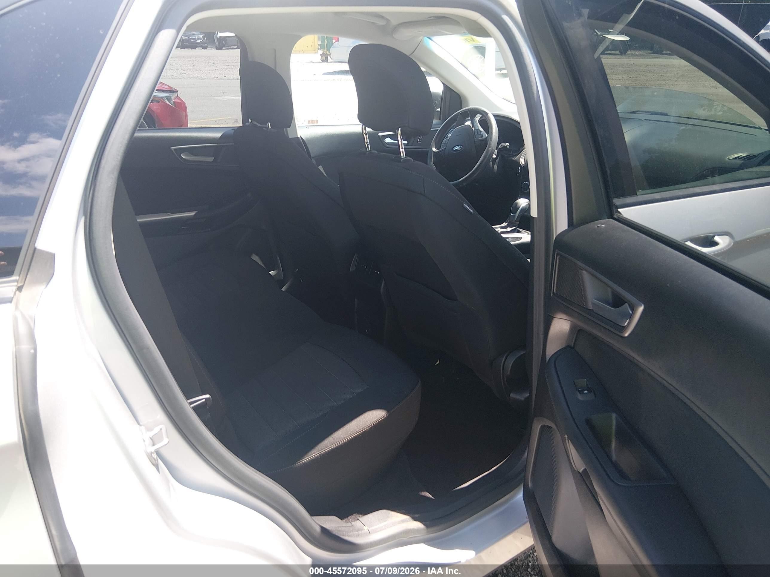 2015 Ford Edge Se Серебряный vin: 2FMTK3G87FBB76003