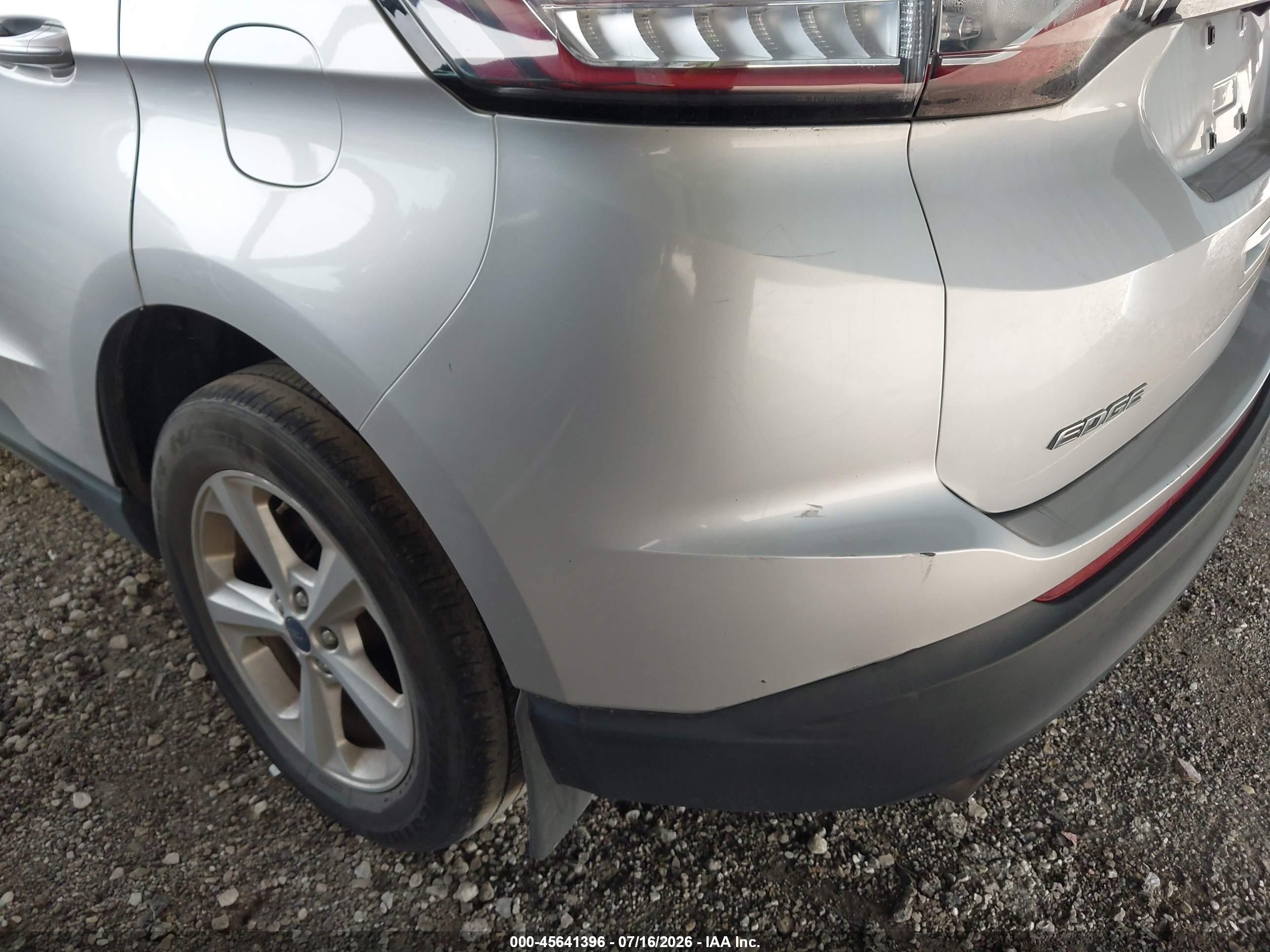 2015 Ford Edge Se Серебряный vin: 2FMTK3G91FBC32977