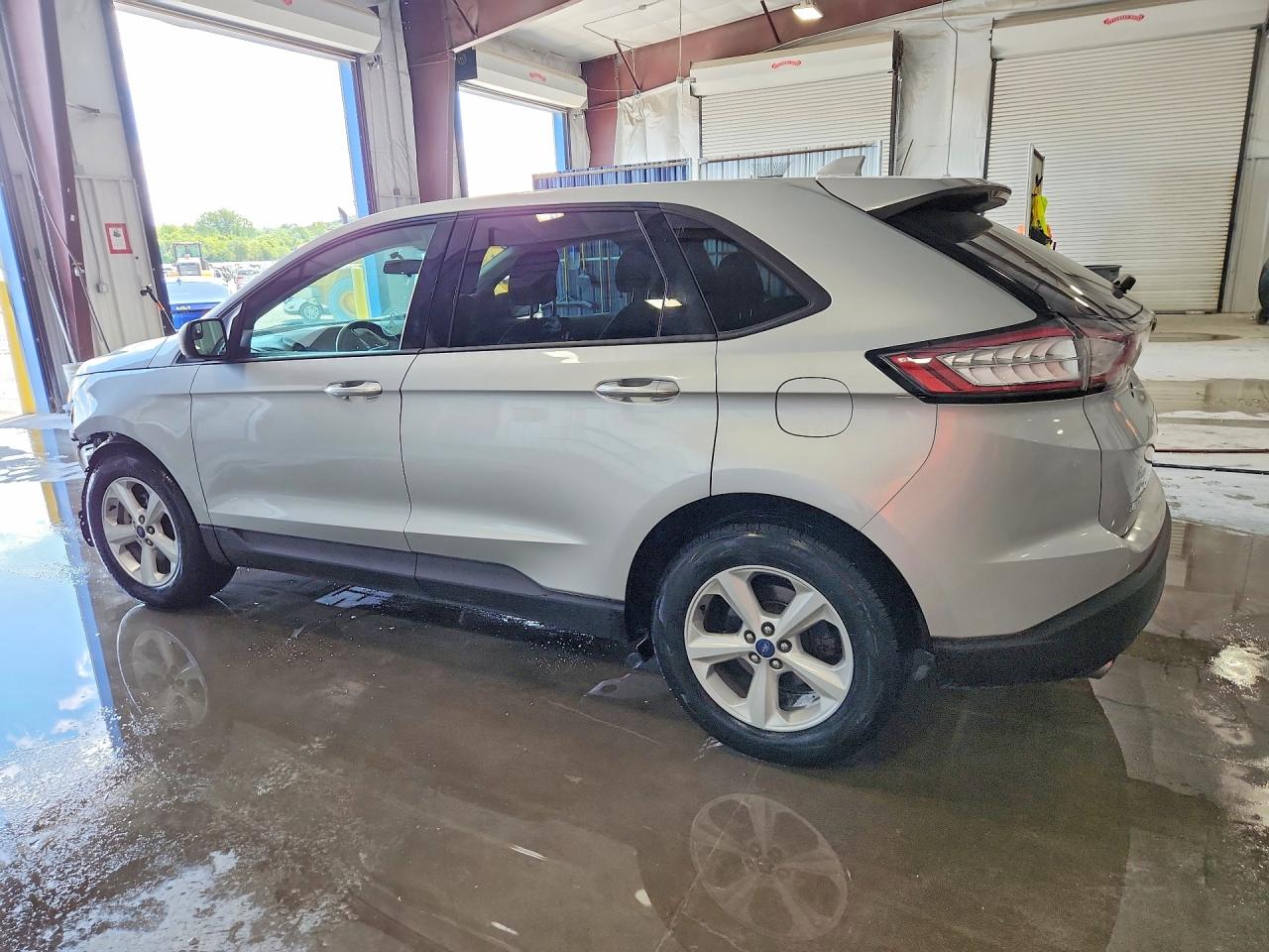 2015 Ford Edge Se Серебряный vin: 2FMTK3G94FBC29443