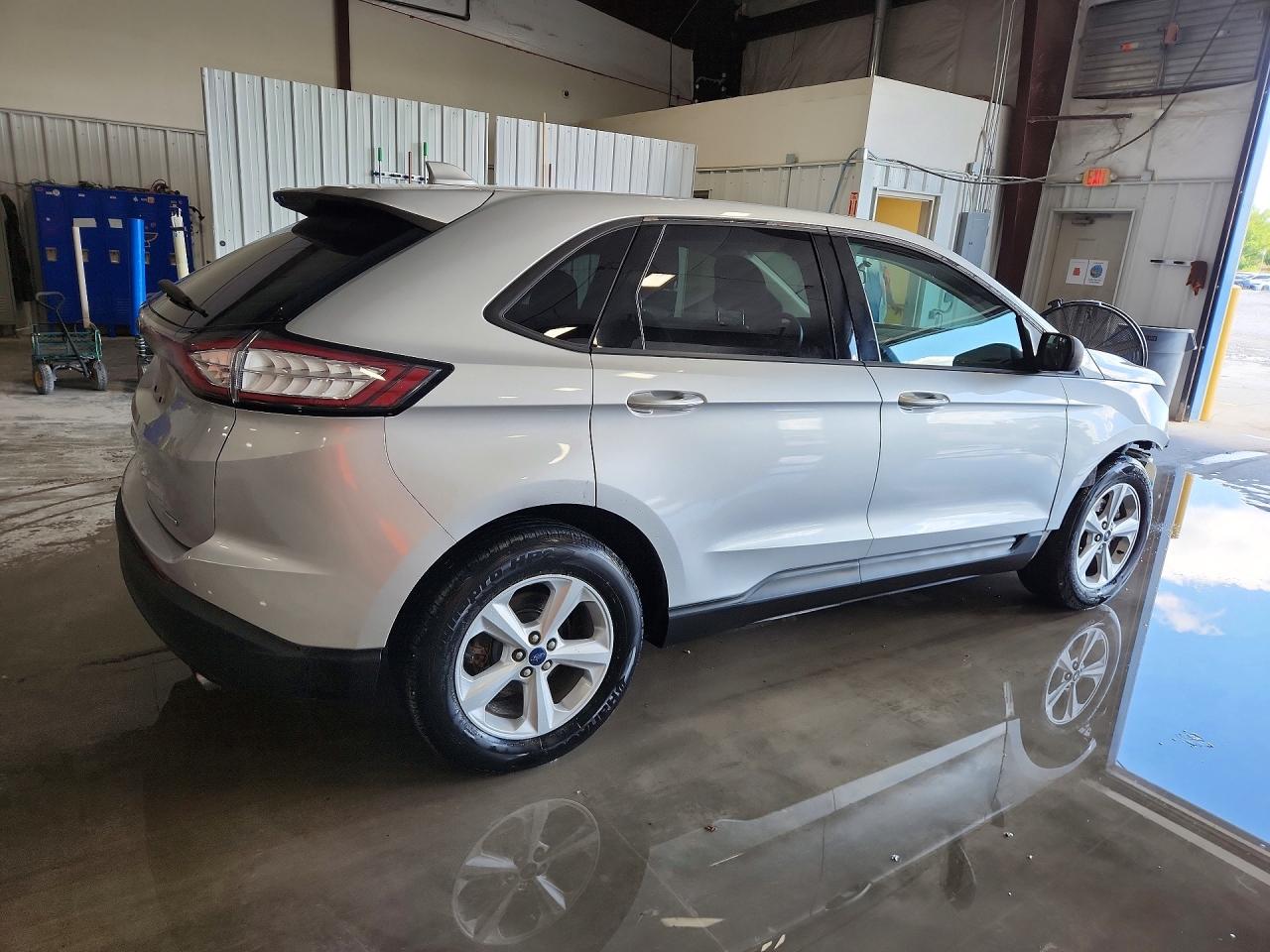 2015 Ford Edge Se Серебряный vin: 2FMTK3G94FBC29443
