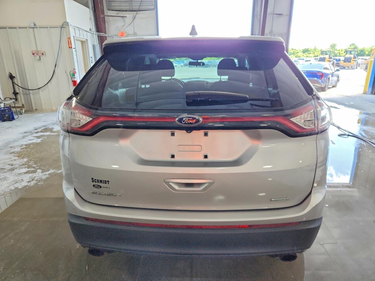 2015 Ford Edge Se Серебряный vin: 2FMTK3G94FBC29443