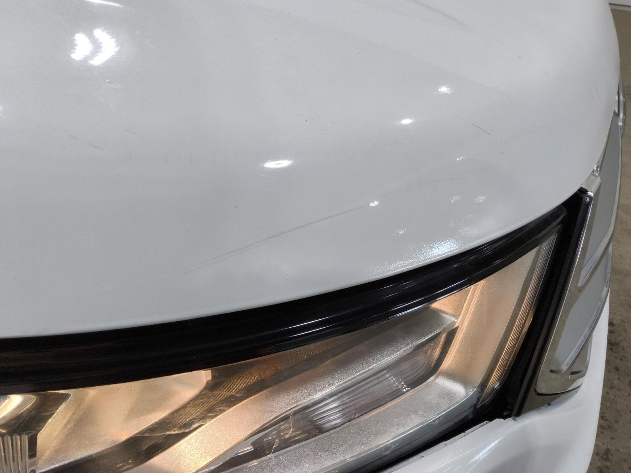 2015 Ford Edge Sel White vin: 2FMTK4J89FBC18508 Damage: Hood, Heavy Scratch, 1 To 2 Inches