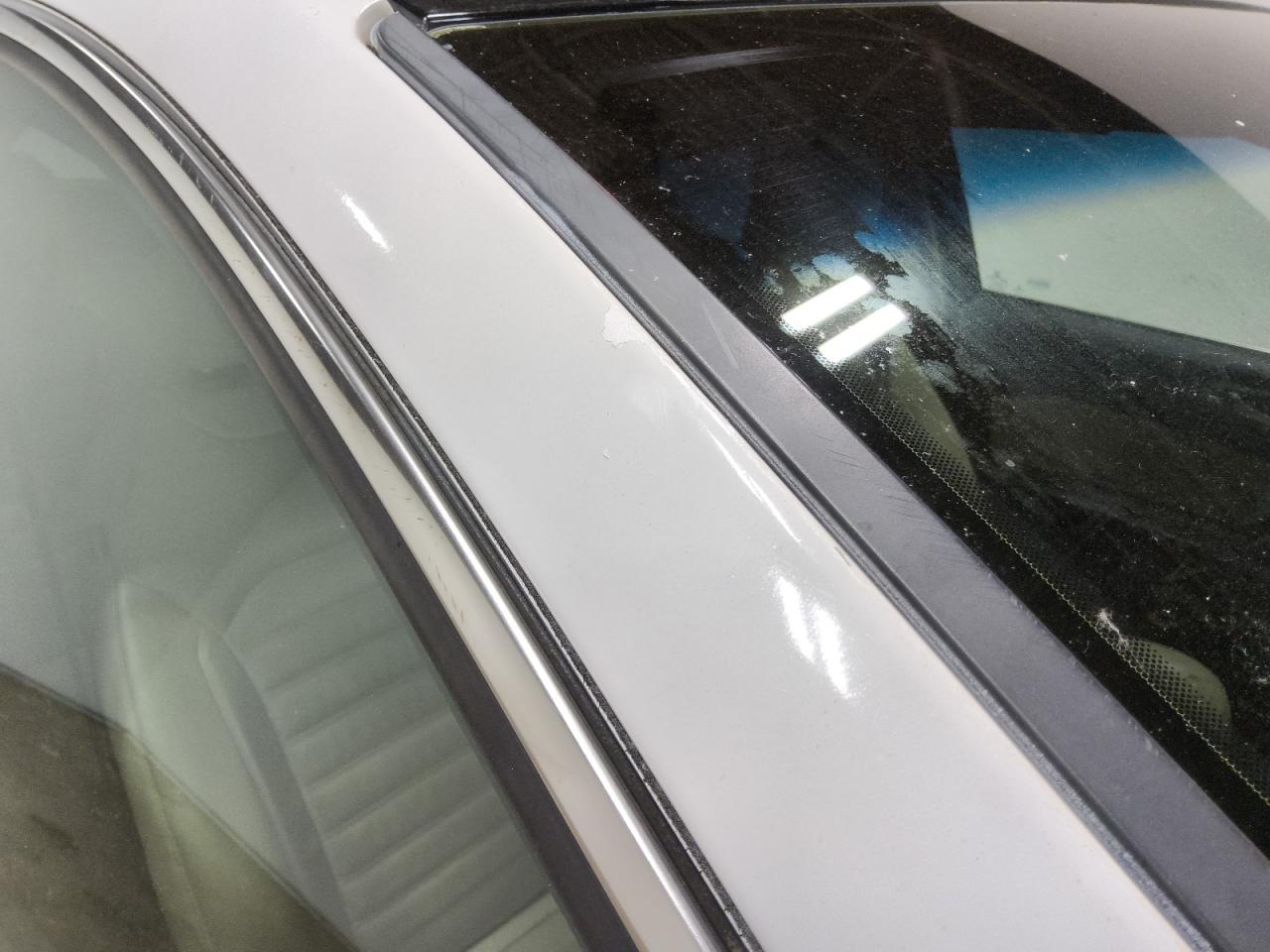2015 Ford Edge Sel White vin: 2FMTK4J89FBC18508 Damage: Right Drip Rail, Heavy Scratch, 1/2 To 1 Inch