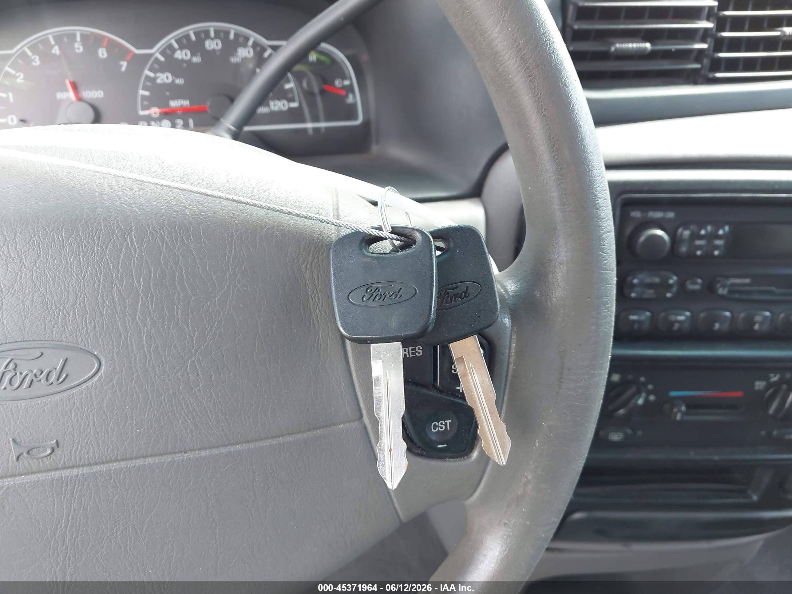 2000 Ford Windstar   Silver vin: 2FMZA5040YBC93361