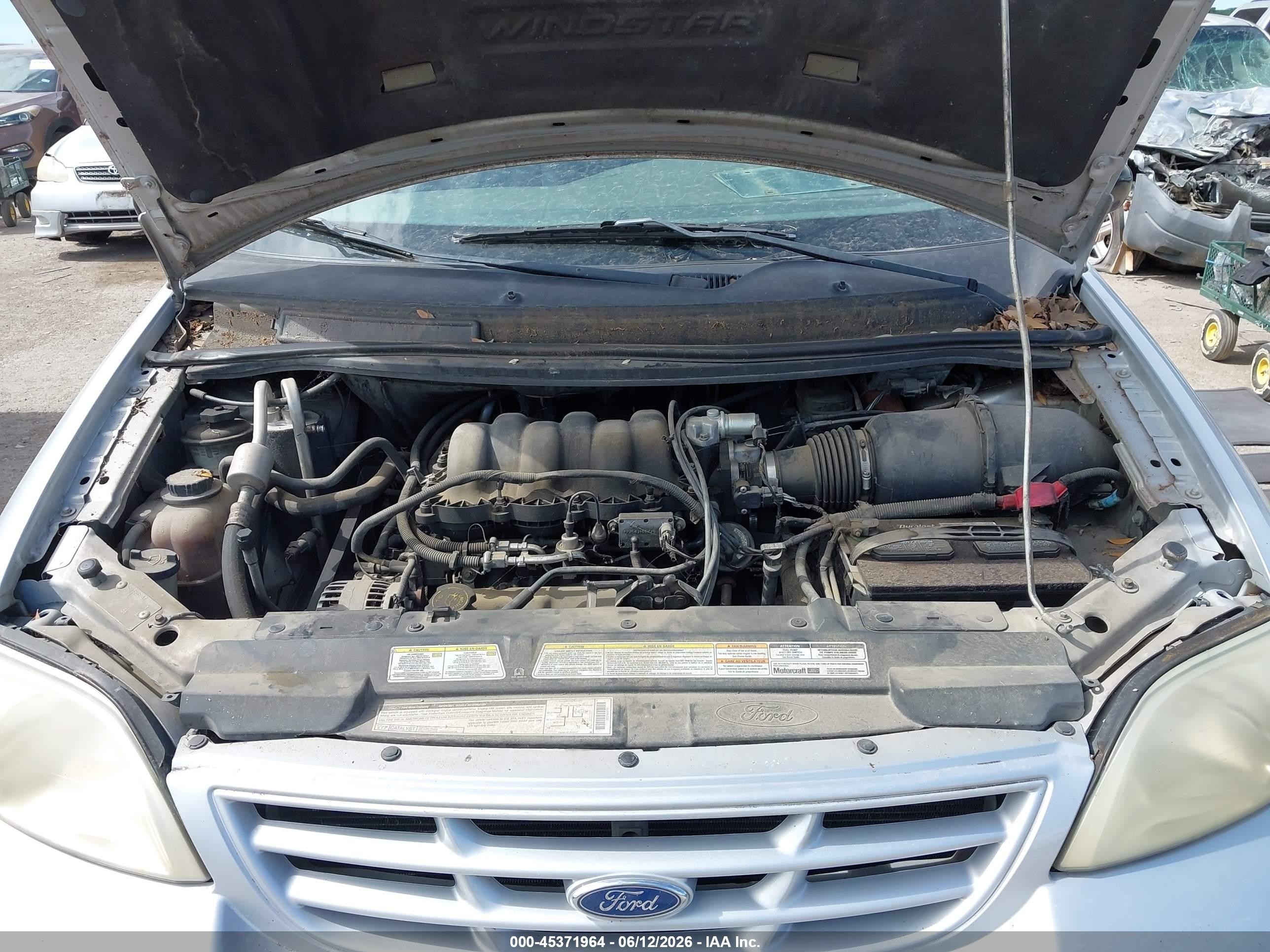 2000 Ford Windstar   Silver vin: 2FMZA5040YBC93361