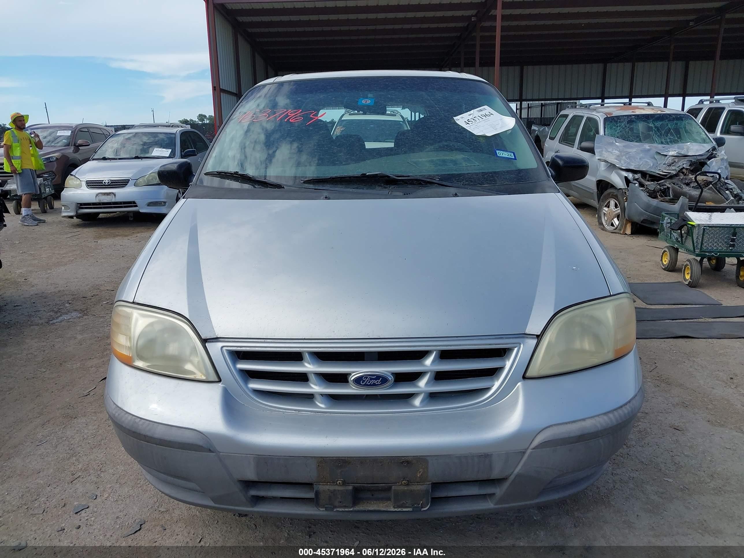 2000 Ford Windstar   Silver vin: 2FMZA5040YBC93361