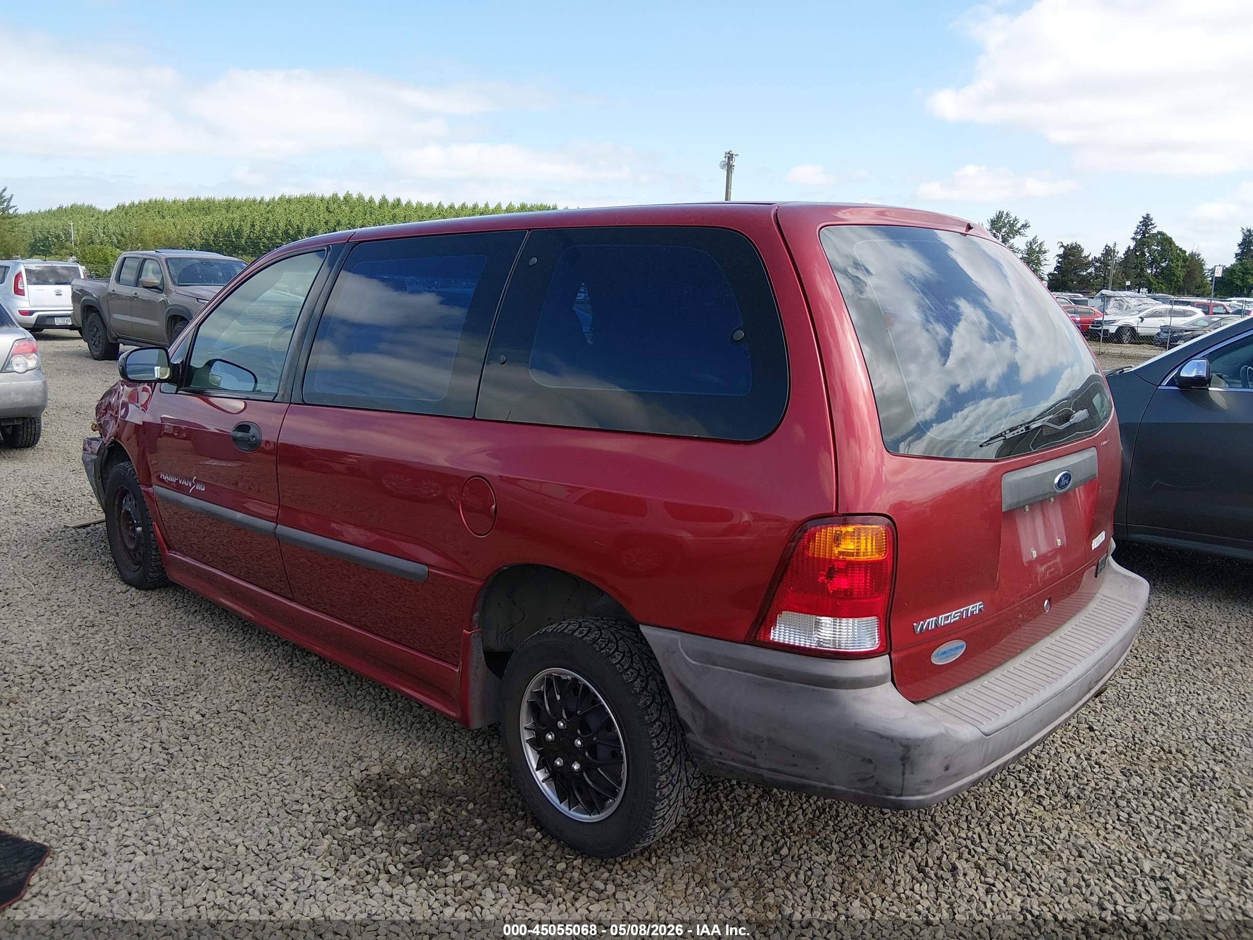 2000 Ford Windstar   Red vin: 2FMZA5048YBC28192