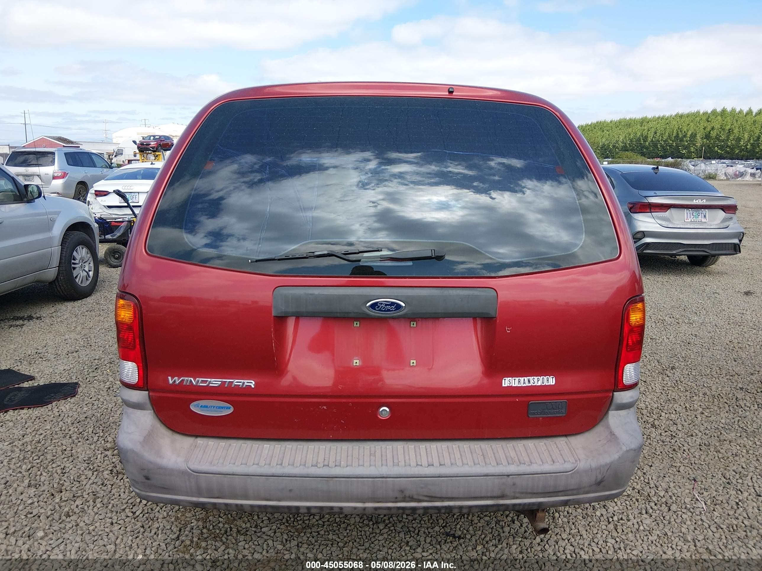 2000 Ford Windstar   Red vin: 2FMZA5048YBC28192
