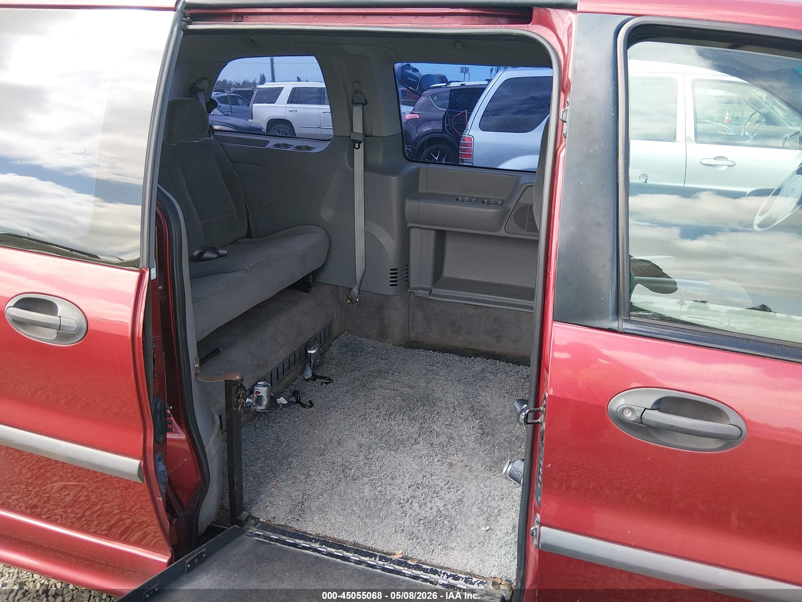 2000 Ford Windstar   Red vin: 2FMZA5048YBC28192