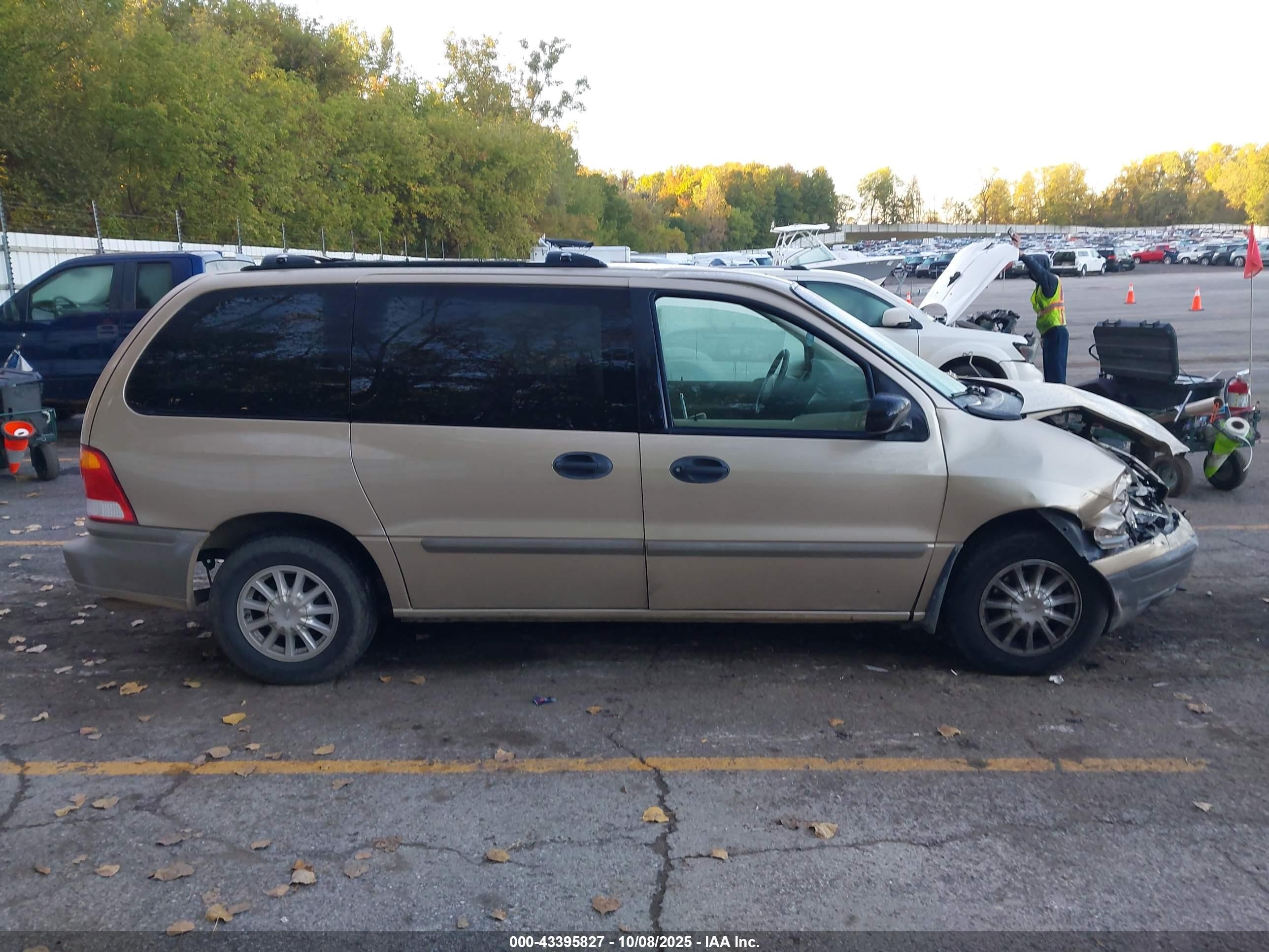 2000 Ford Windstar Lx Бежевый vin: 2FMZA5143YBA53266