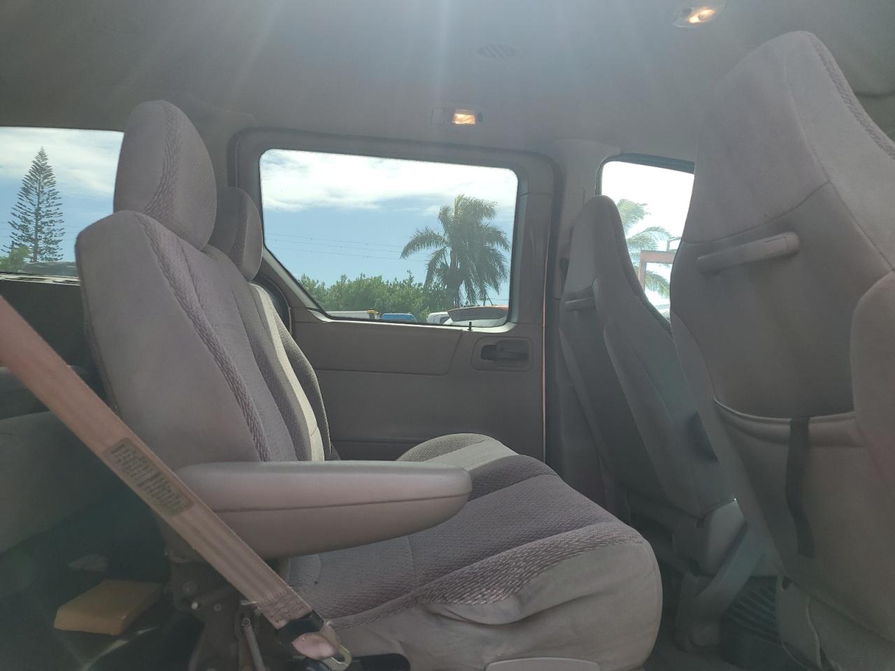 2000 Ford Windstar Lx Silver vin: 2FMZA5143YBA55566