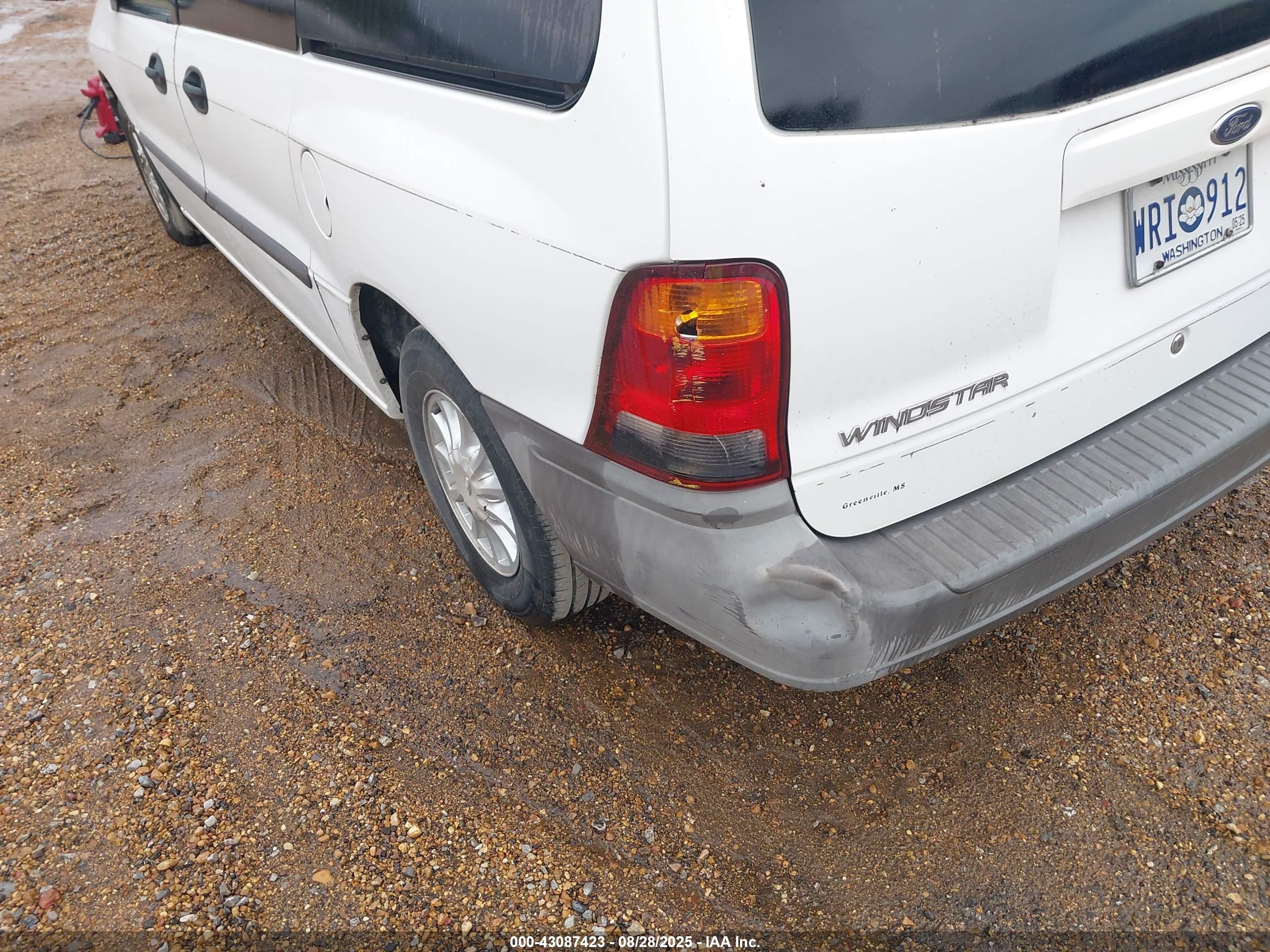 2001 Ford Windstar Lx White vin: 2FMZA51471BB27178