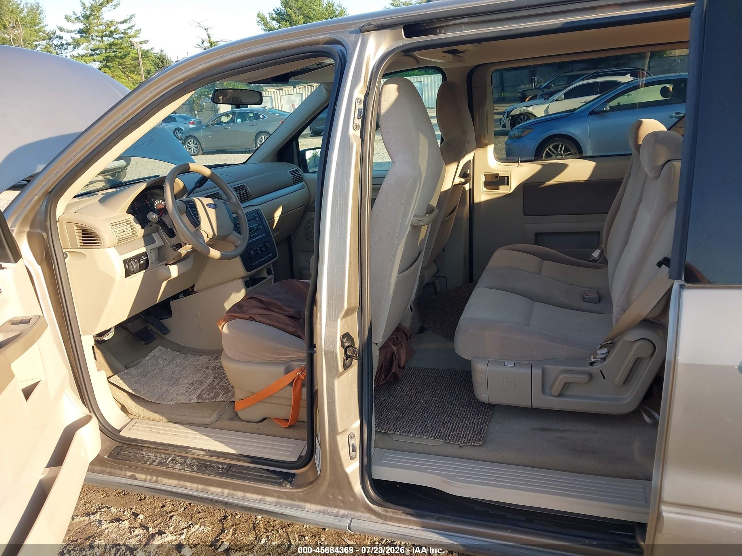 2006 Ford Freestar Se Beige vin: 2FMZA51606BA21485