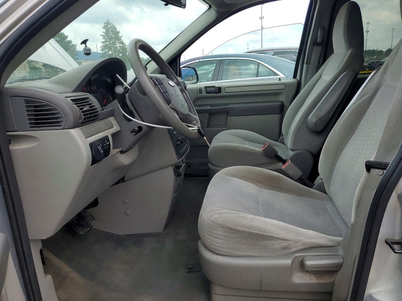2007 Ford Freestar Se Silver vin: 2FMZA51607BA01139