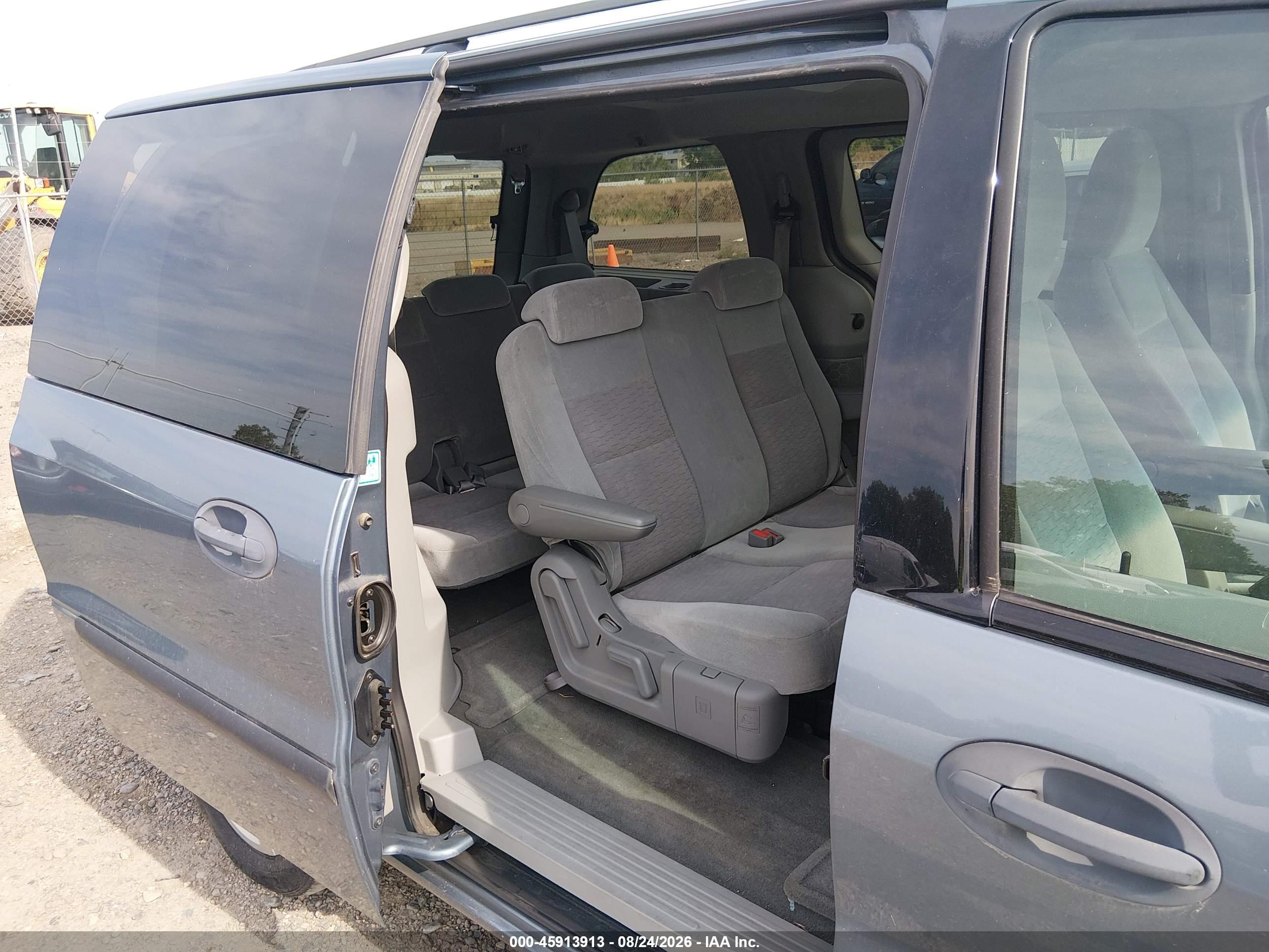 2004 Ford Freestar Se Blue vin: 2FMZA51624BA73665