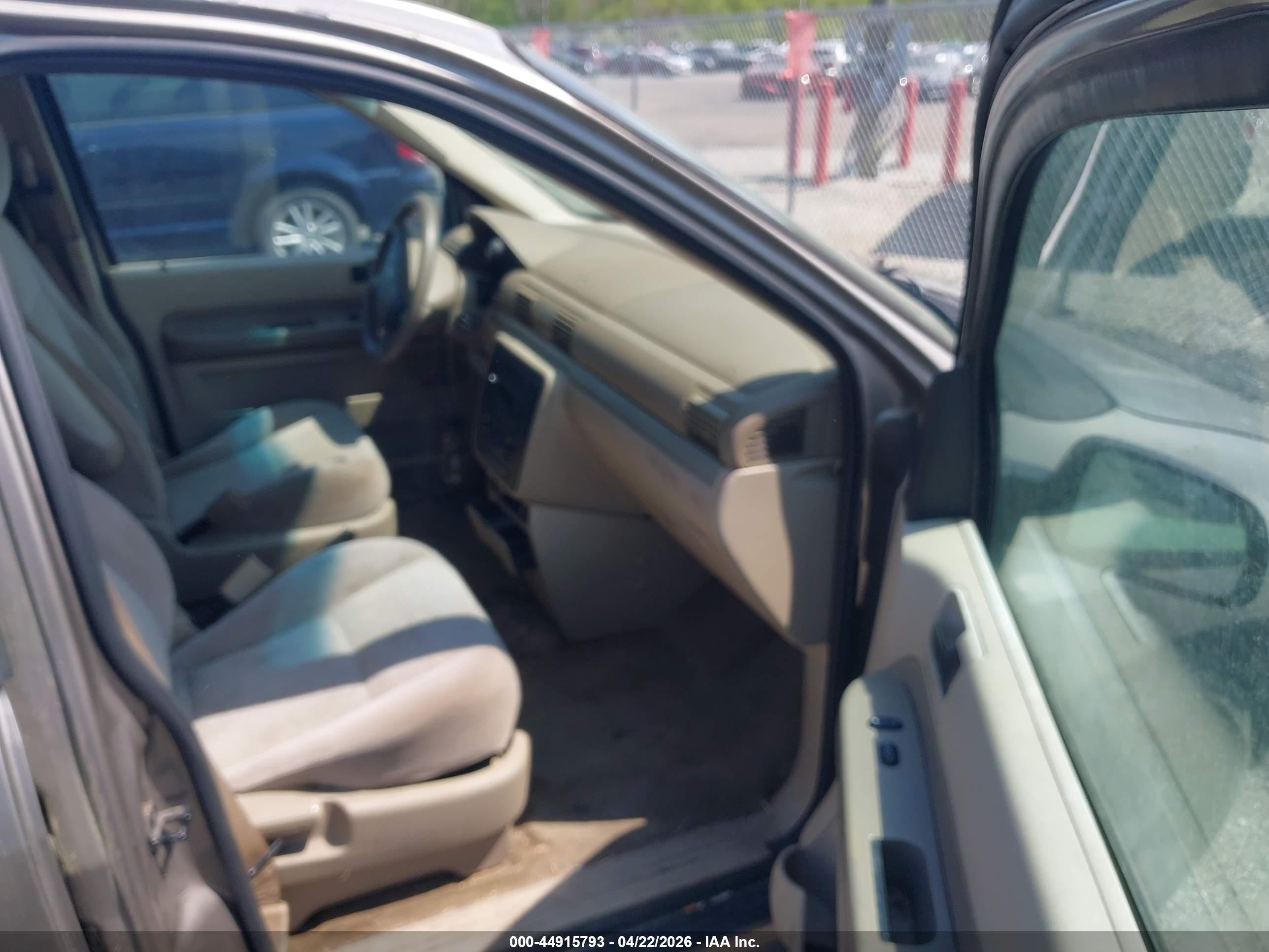 2004 Ford Freestar Se Gold vin: 2FMZA51634BA45647