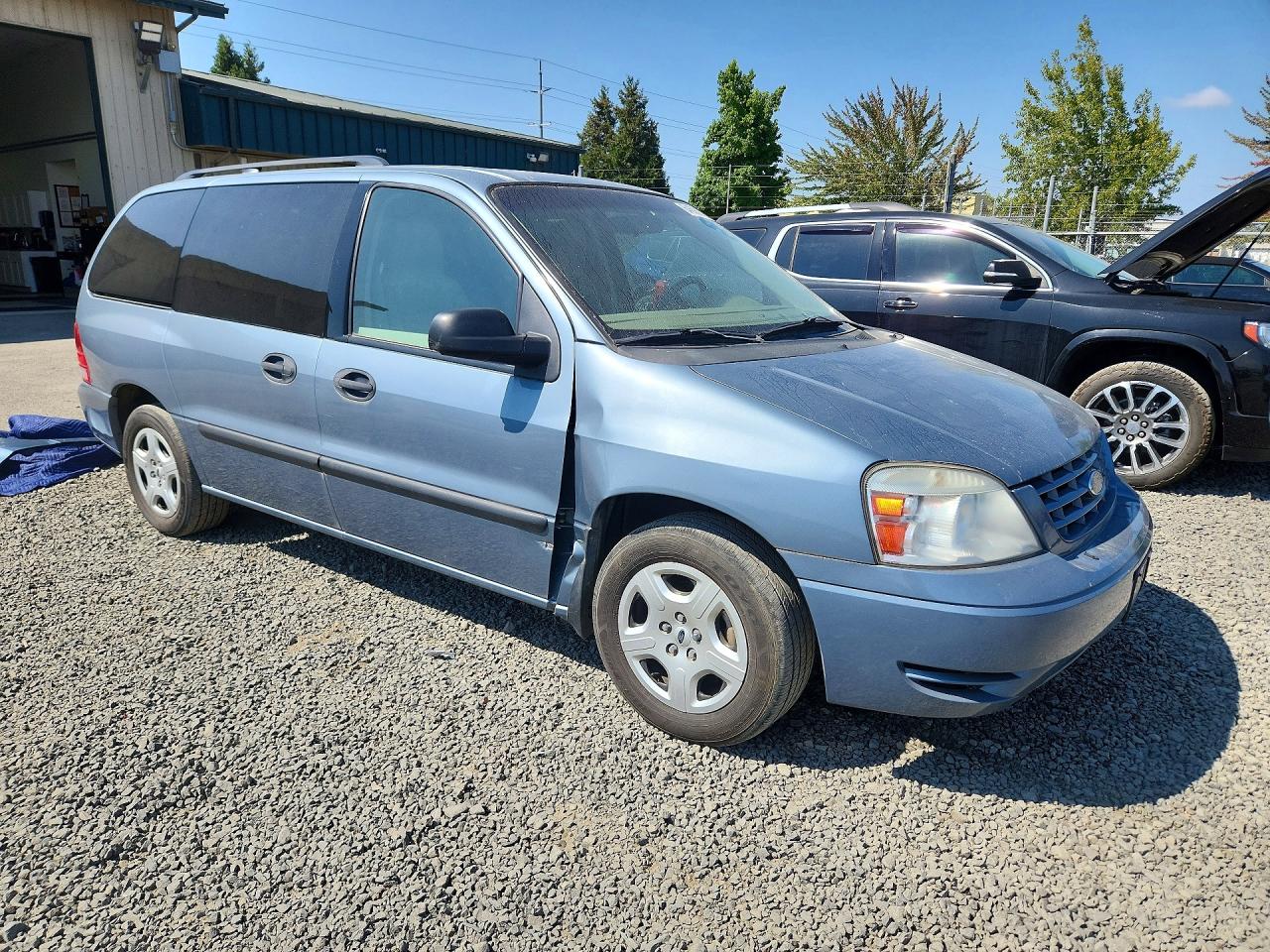 2004 Ford Freestar Se Синий vin: 2FMZA51664BB16520