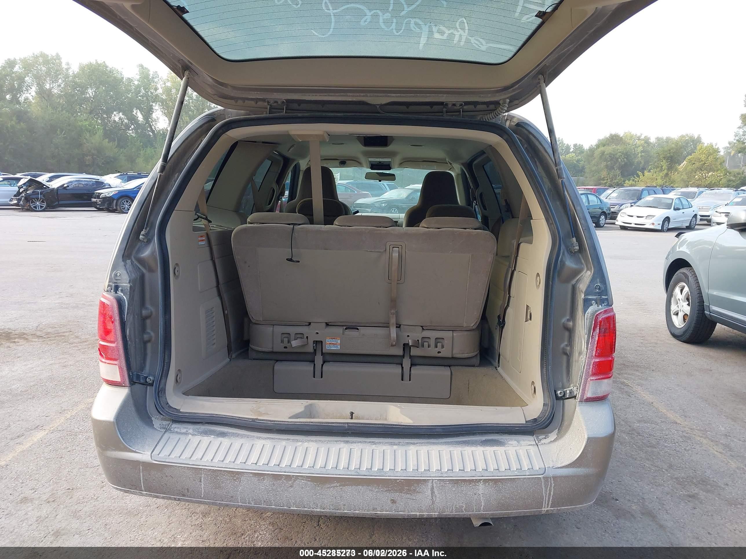 2004 Ford Freestar Se Серый vin: 2FMZA51674BB12086