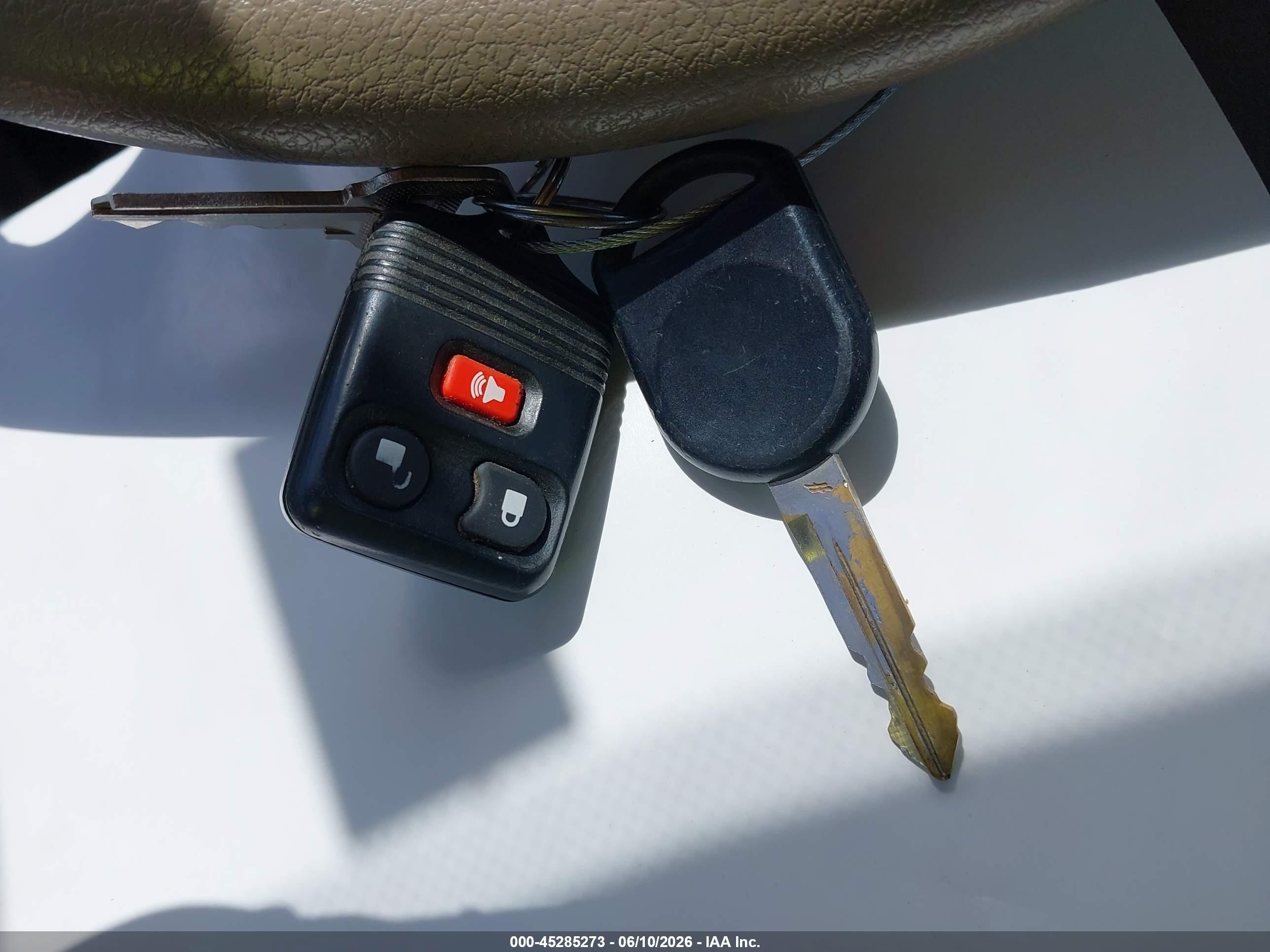 2004 Ford Freestar Se Серый vin: 2FMZA51674BB12086