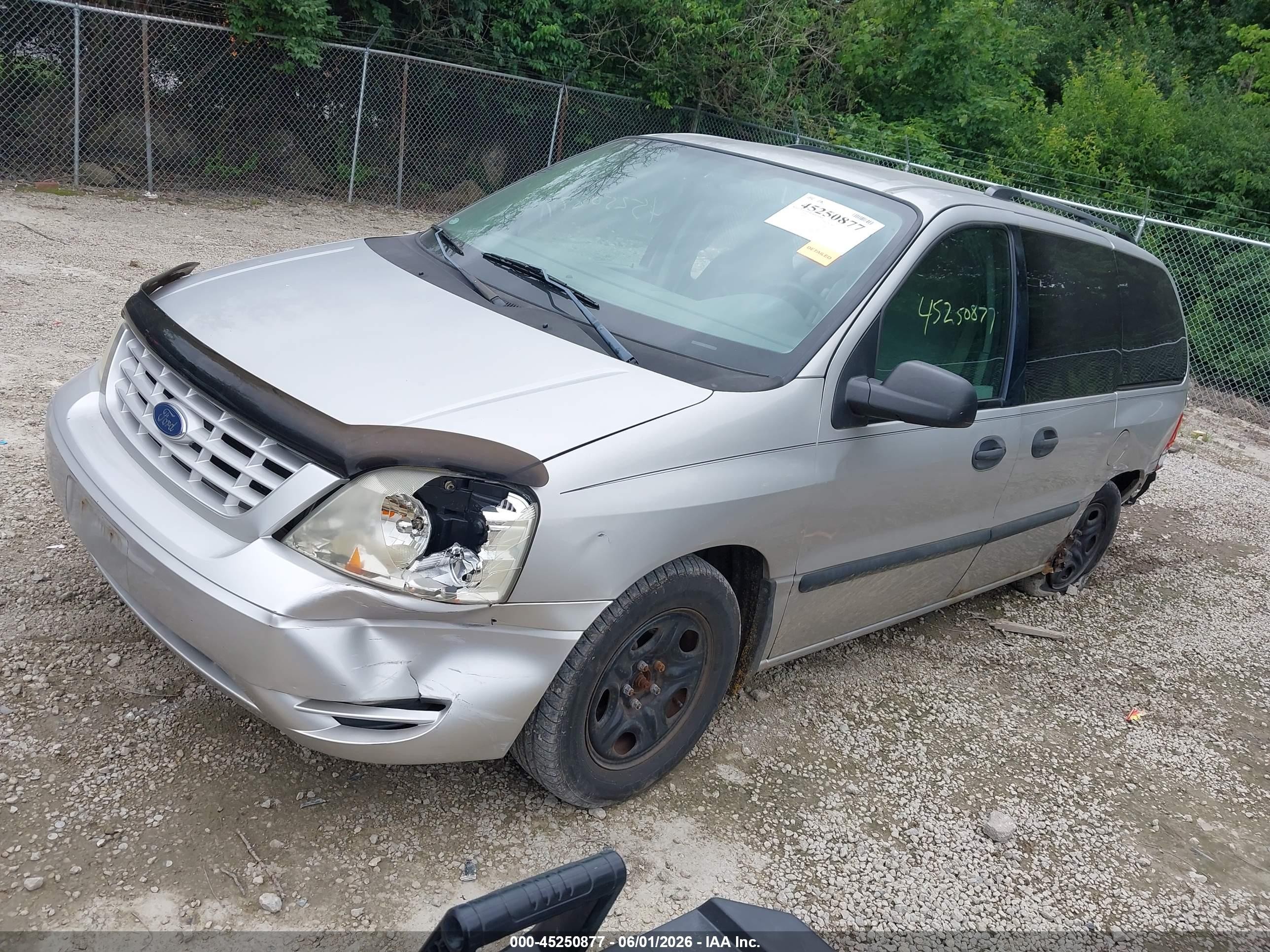 2004 Ford Freestar Se Silver vin: 2FMZA51684BA68647
