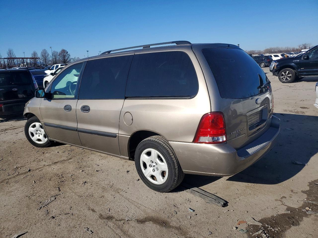 2005 Ford Freestar Se Gold vin: 2FMZA51685BA03184