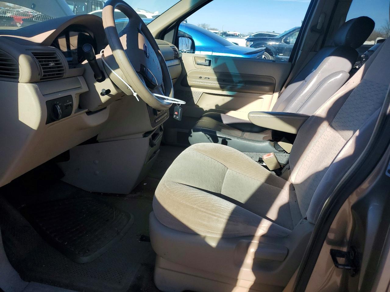 2005 Ford Freestar Se Gold vin: 2FMZA51685BA03184