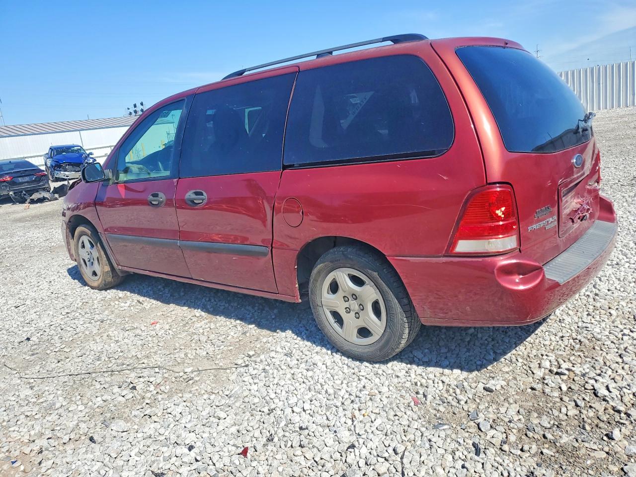 2004 Ford Freestar Red vin: 2FMZA51694BB24059