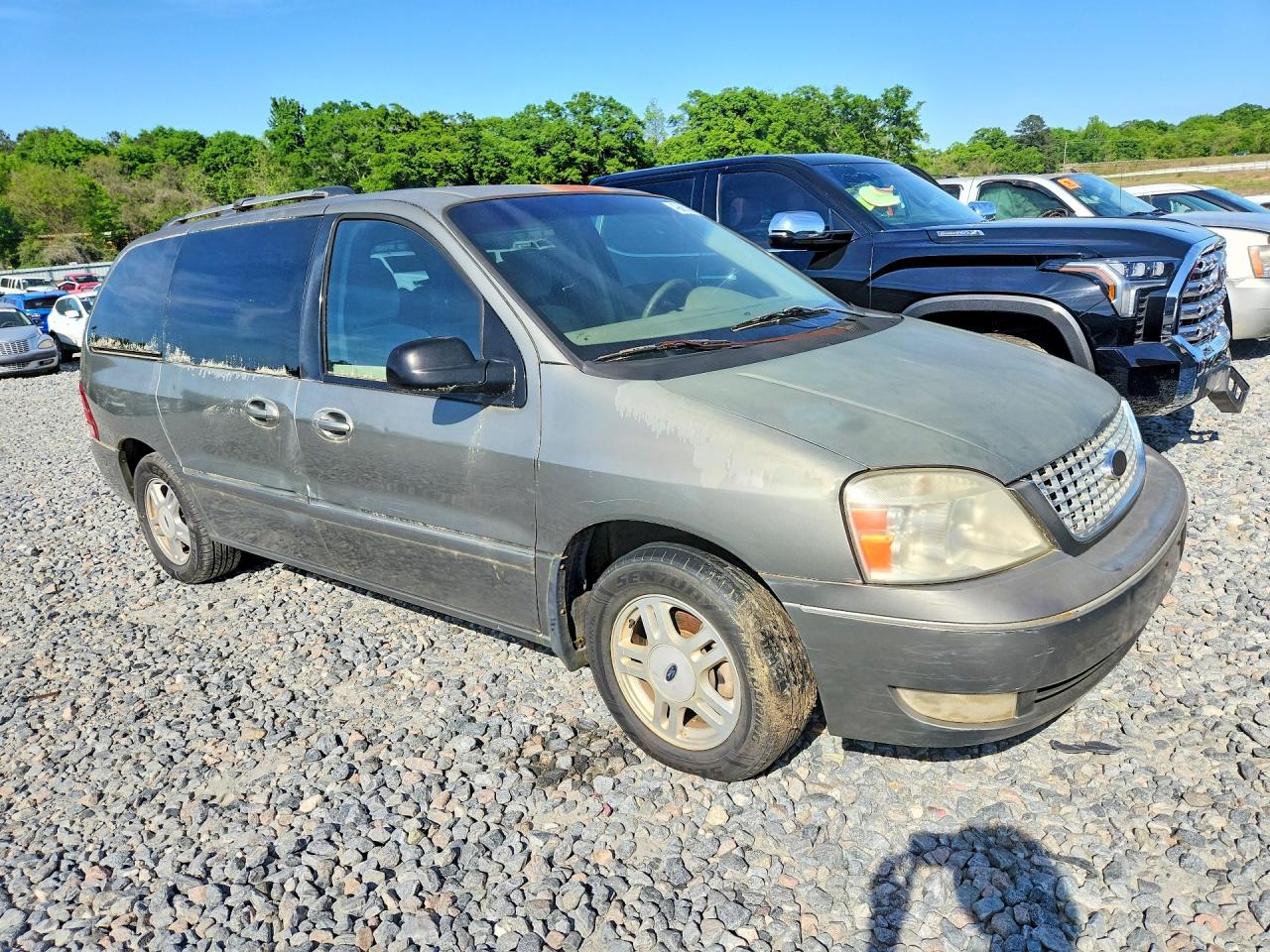 2005 Ford Freestar Gold vin: 2FMZA52215BA79356