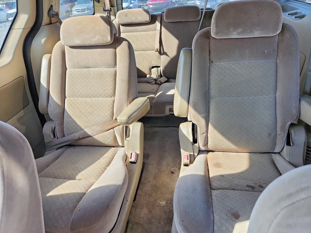 2005 Ford Freestar Gold vin: 2FMZA52215BA79356