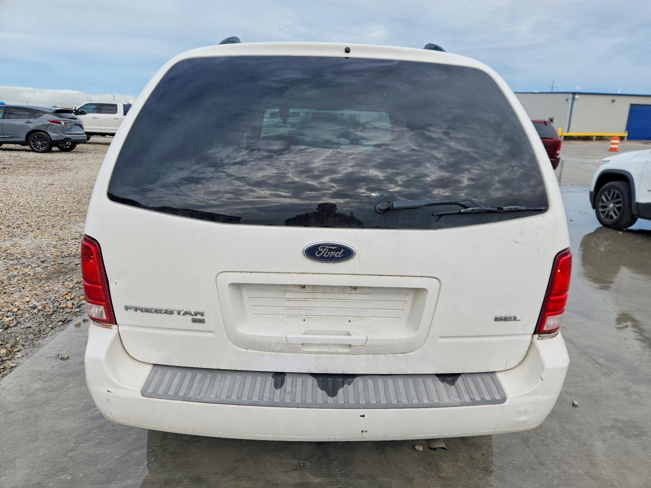 2006 Ford Freestar Sel White vin: 2FMZA52236BA17751