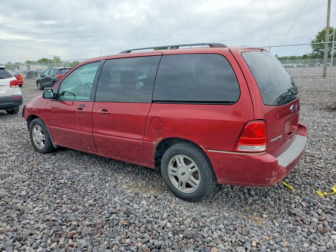 2004 Ford Freestar Sel Красный vin: 2FMZA52244BA42509