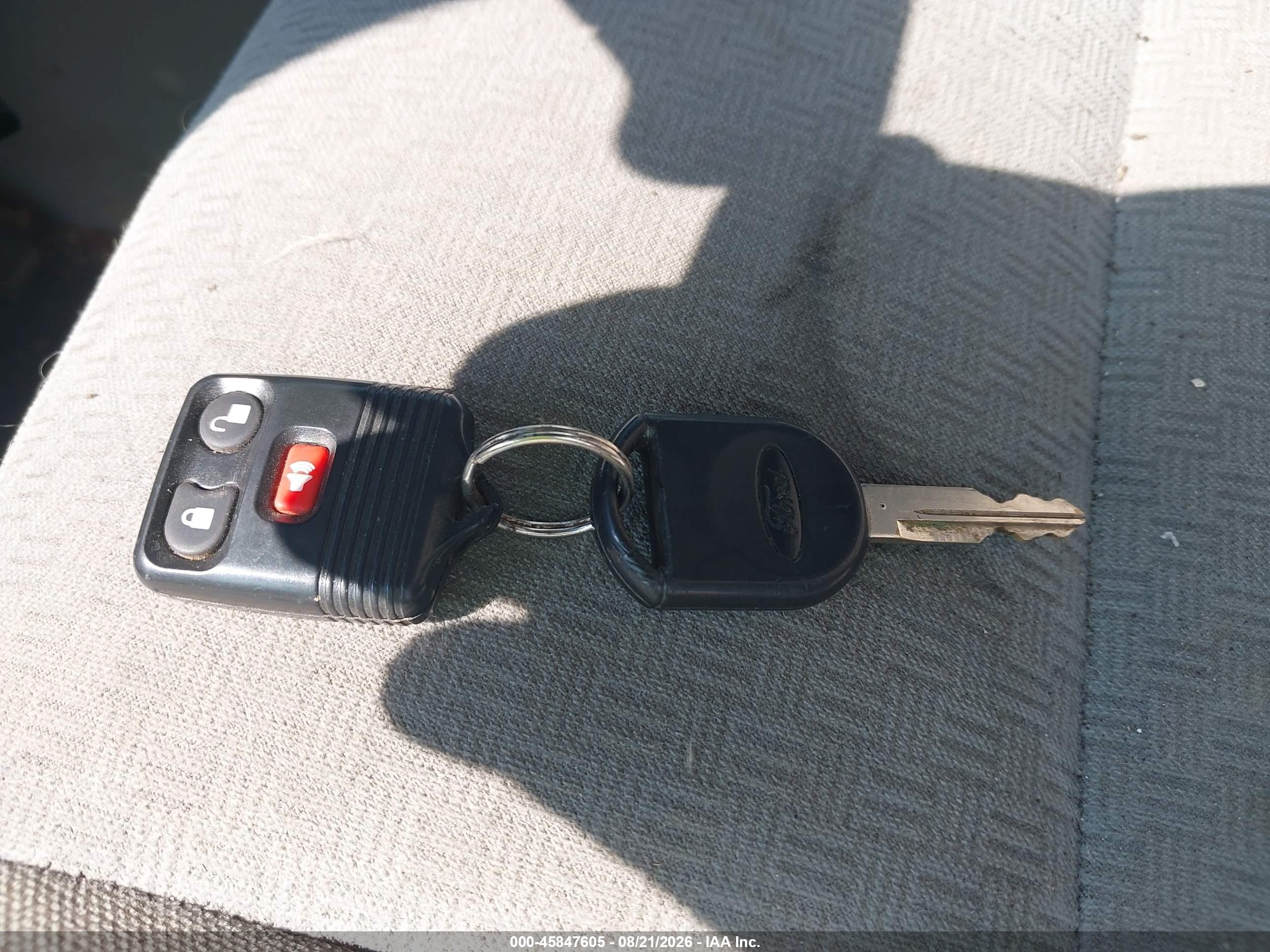 2005 Ford Freestar Sel Red vin: 2FMZA52245BA83885