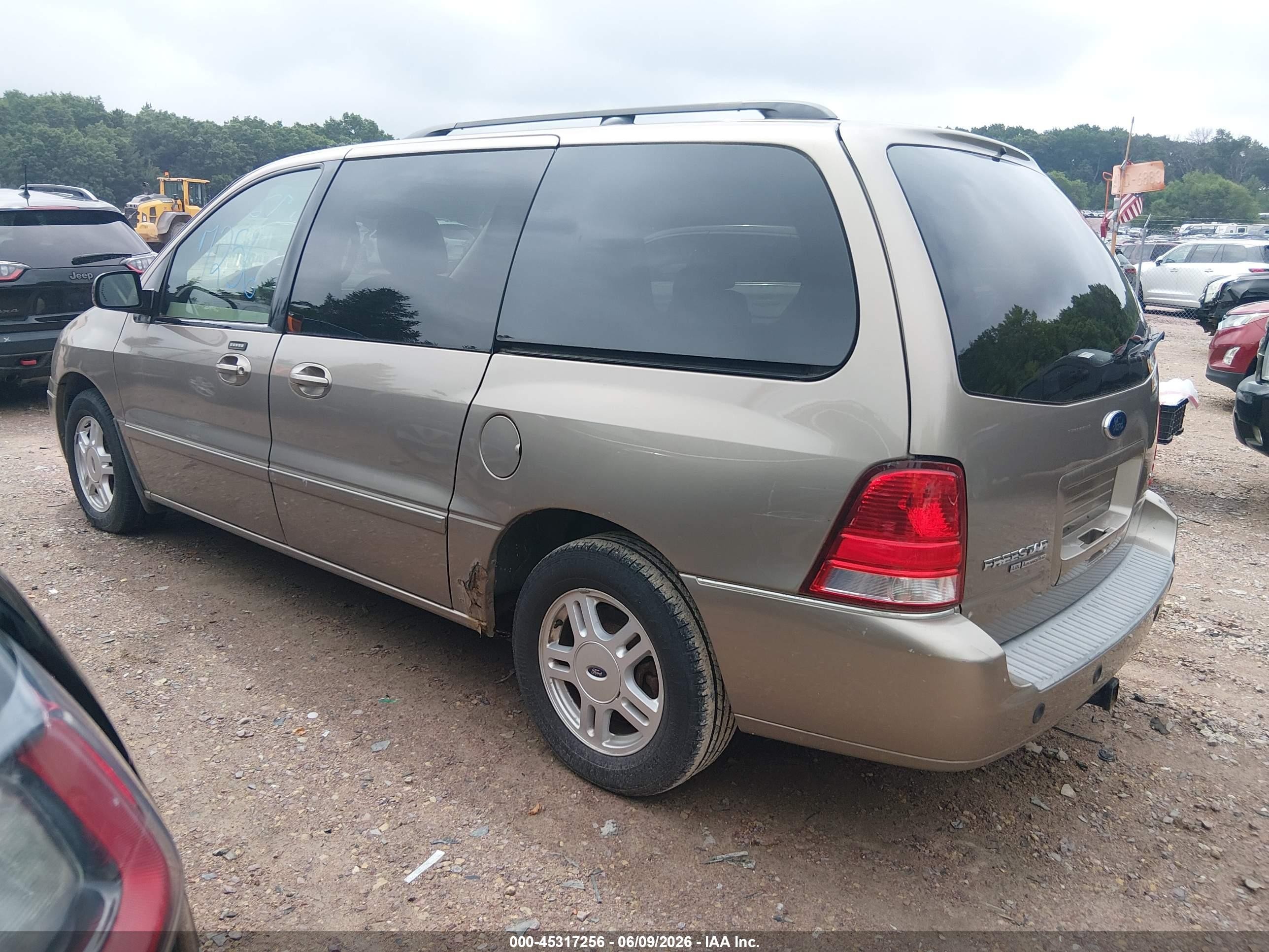 2004 Ford Freestar Sel Gold vin: 2FMZA52284BA11537