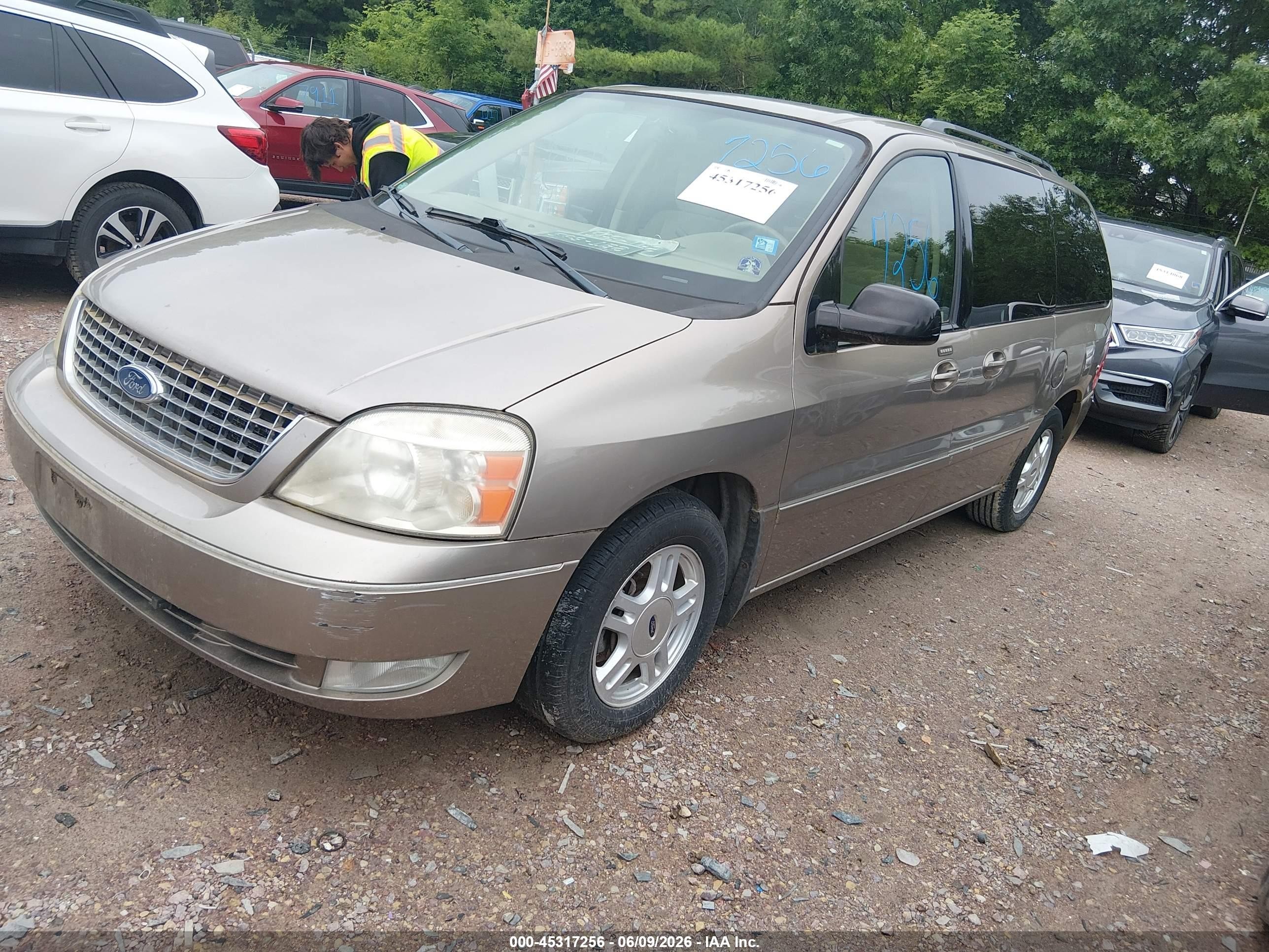2004 Ford Freestar Sel Gold vin: 2FMZA52284BA11537