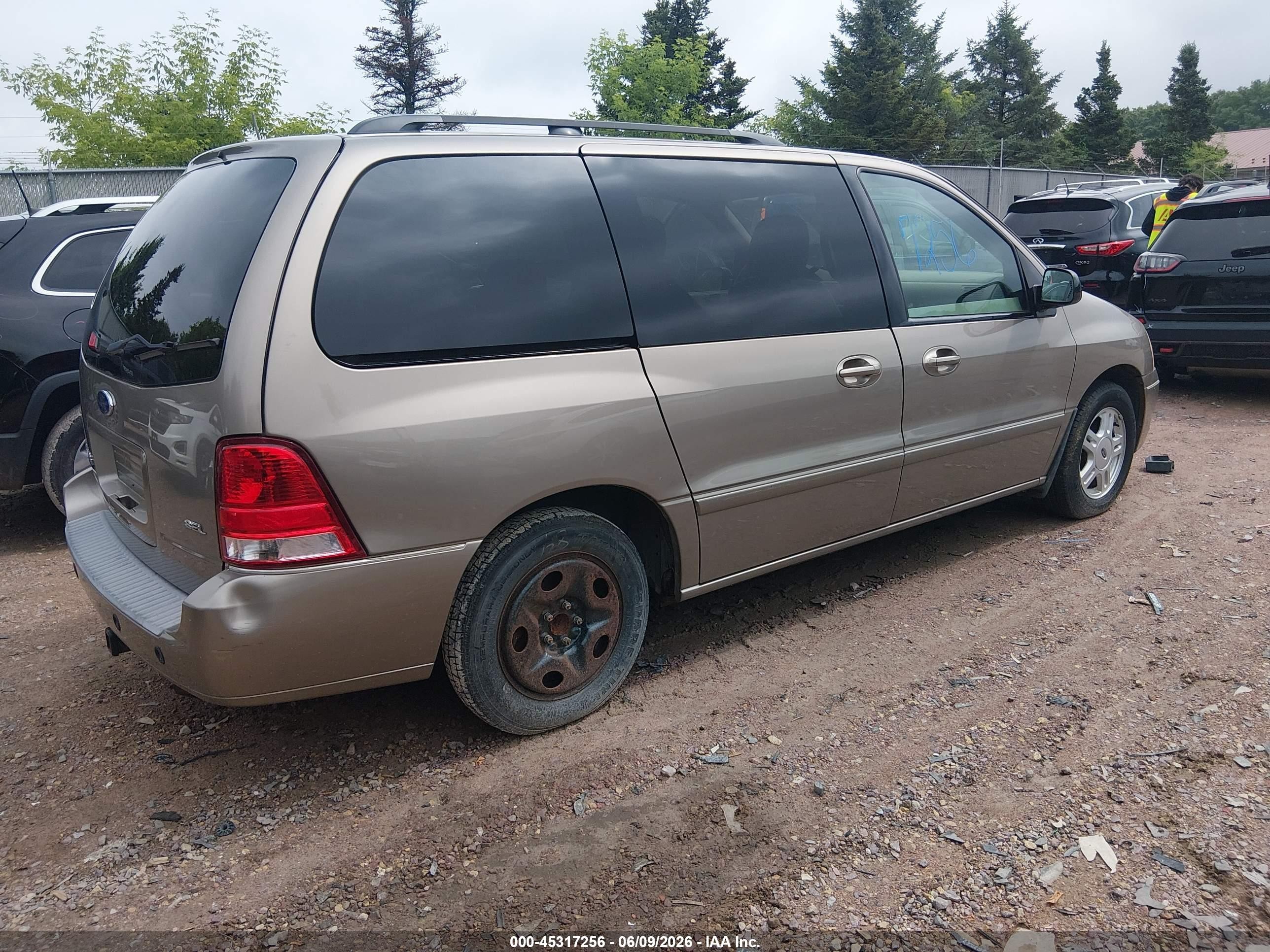 2004 Ford Freestar Sel Gold vin: 2FMZA52284BA11537