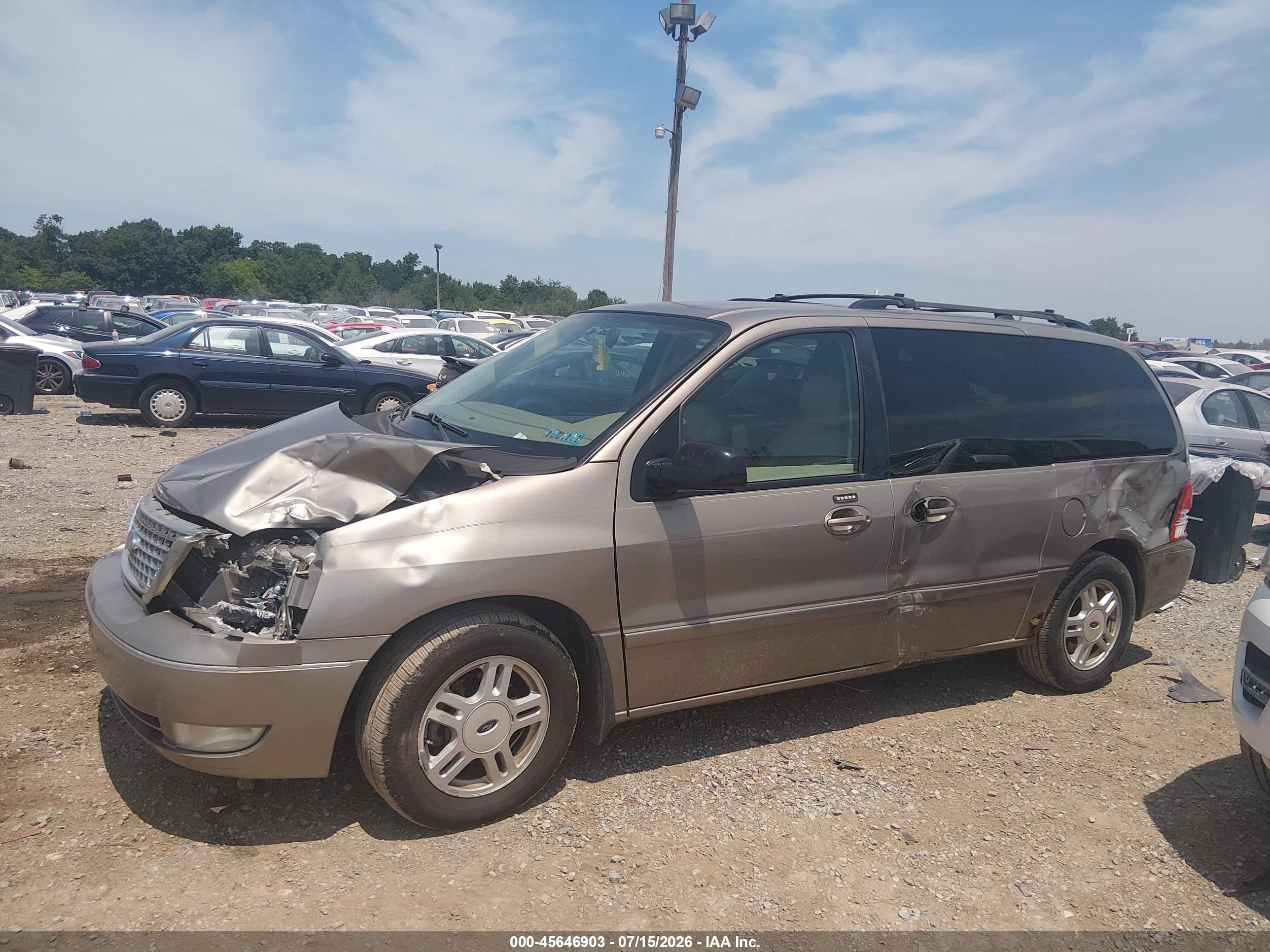 2004 Ford Freestar Sel Gold vin: 2FMZA522X4BA75935