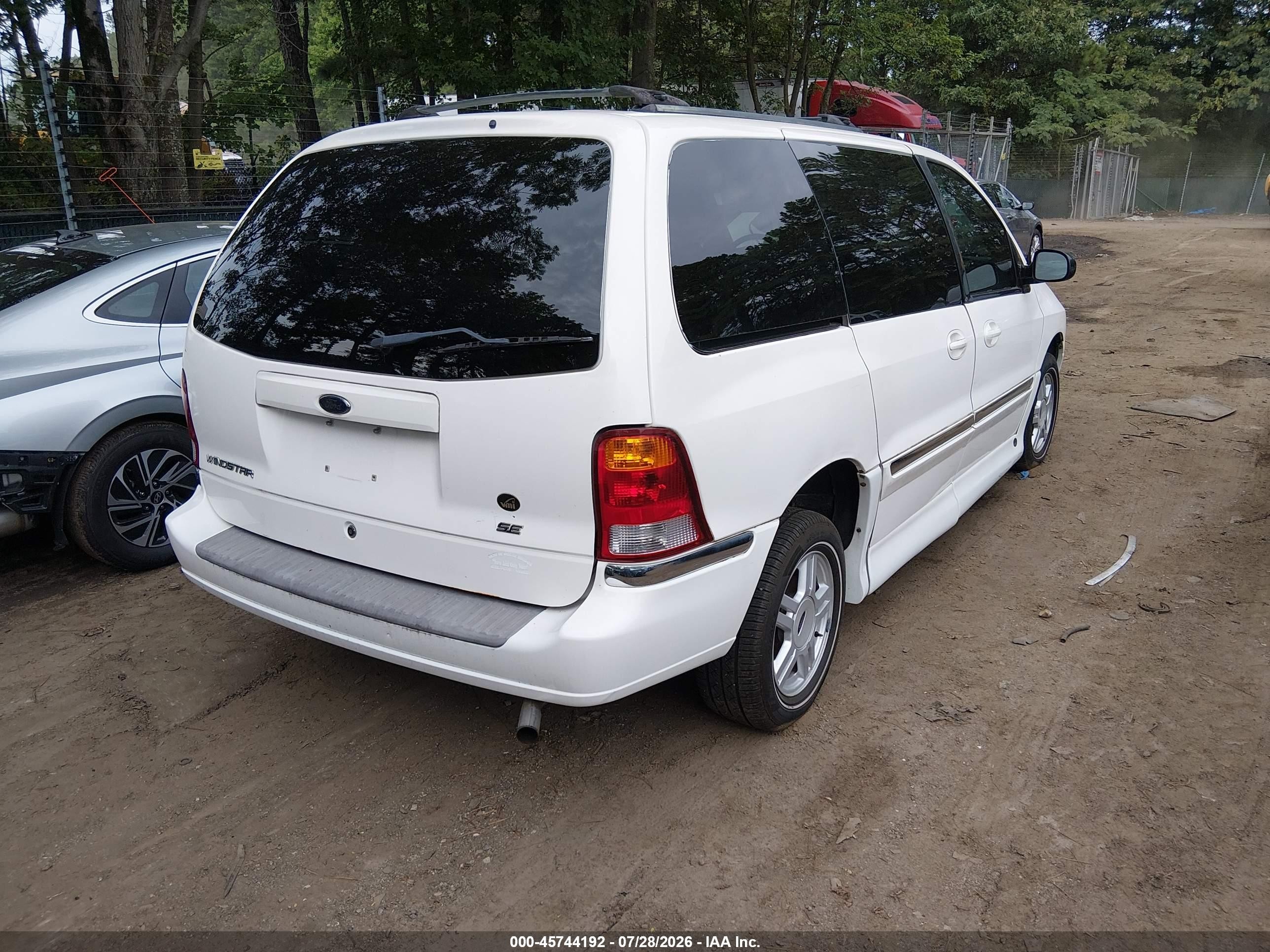 2003 Ford Windstar Se Белый vin: 2FMZA52453BB91141