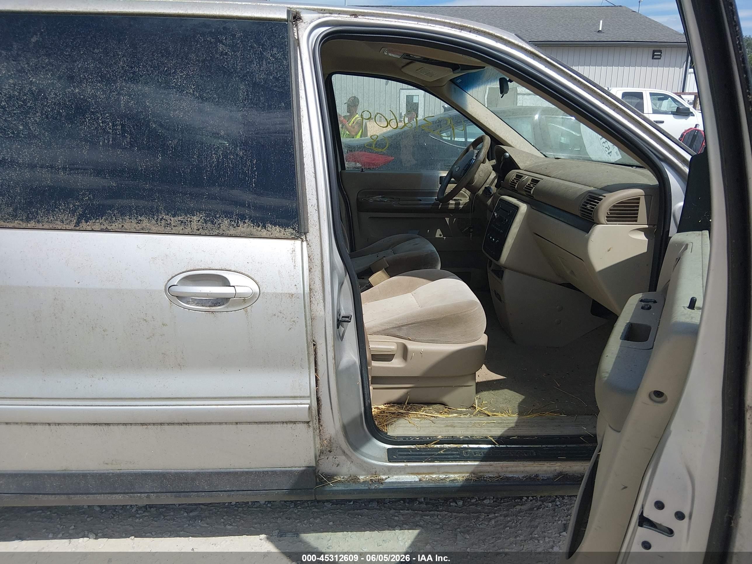 2004 Ford Freestar Ses Beige vin: 2FMZA57604BB21929