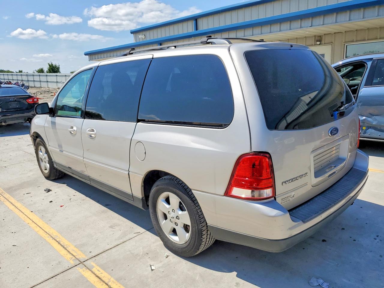 2005 Ford Freestar Ses Серебряный vin: 2FMZA57645BA57220