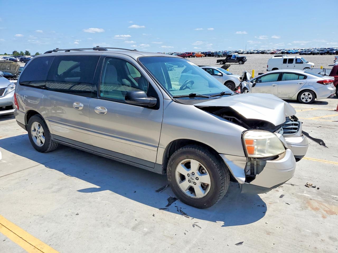 2005 Ford Freestar Ses Серебряный vin: 2FMZA57645BA57220