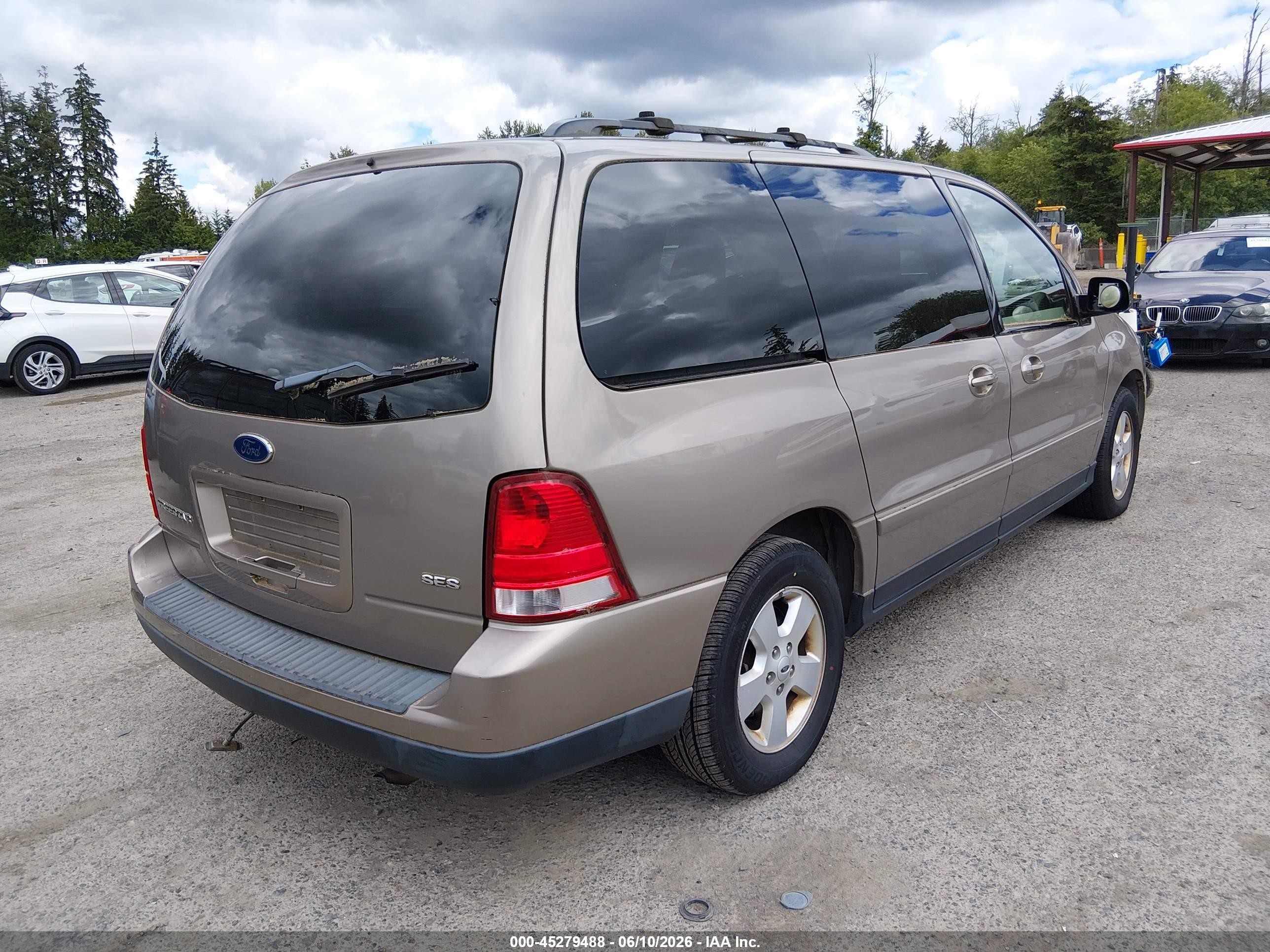 2004 Ford Freestar Ses Dark Brown vin: 2FMZA57684BA97945