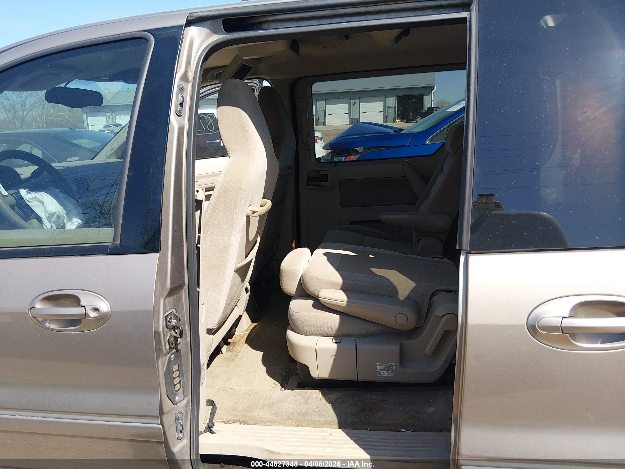 2004 Ford Freestar Ses Gold vin: 2FMZA57694BA55252
