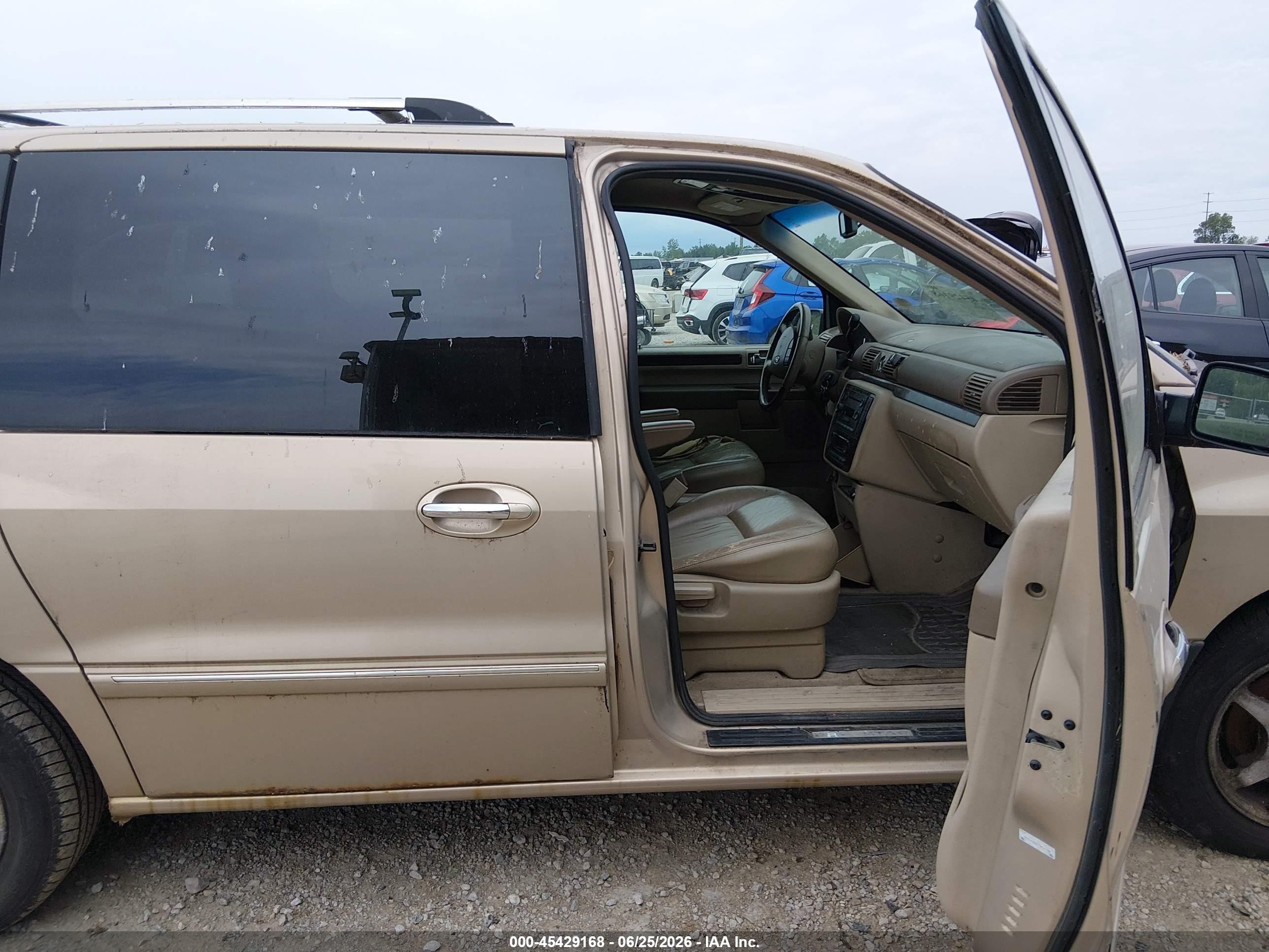 2007 Ford Freestar Limited Gold vin: 2FMZA58207BA14539
