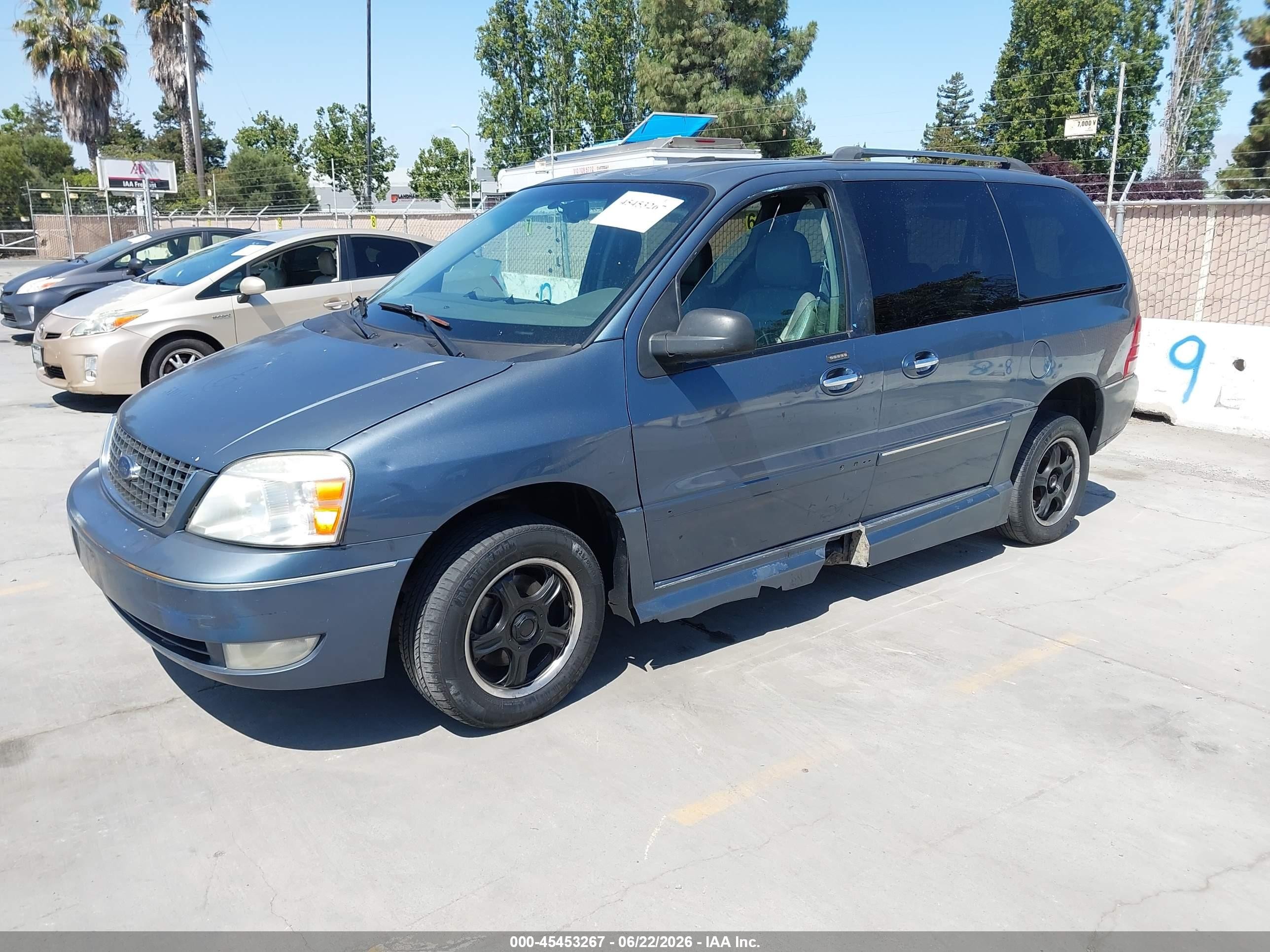 2006 Ford Freestar Limited Blue vin: 2FMZA58236BA48442