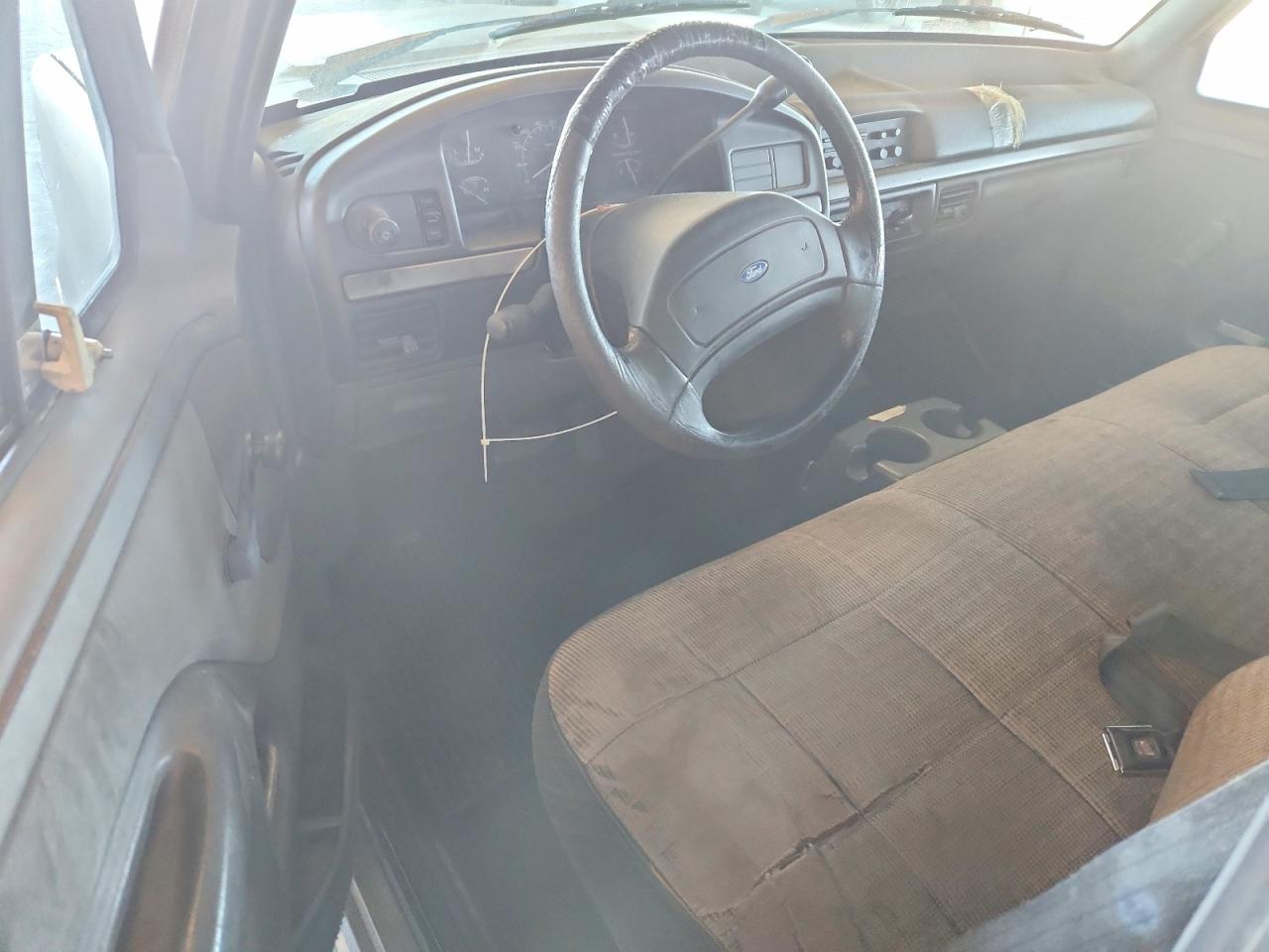 1993 Ford F-150 Two Tone vin: 2FTDF15N3PCA48072