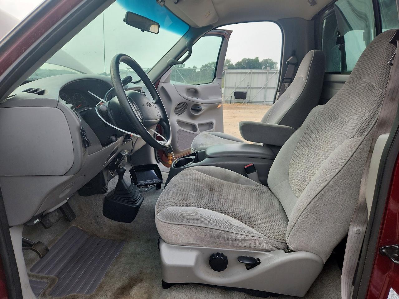 1997 Ford F150 Red vin: 2FTDF18W8VCA84387