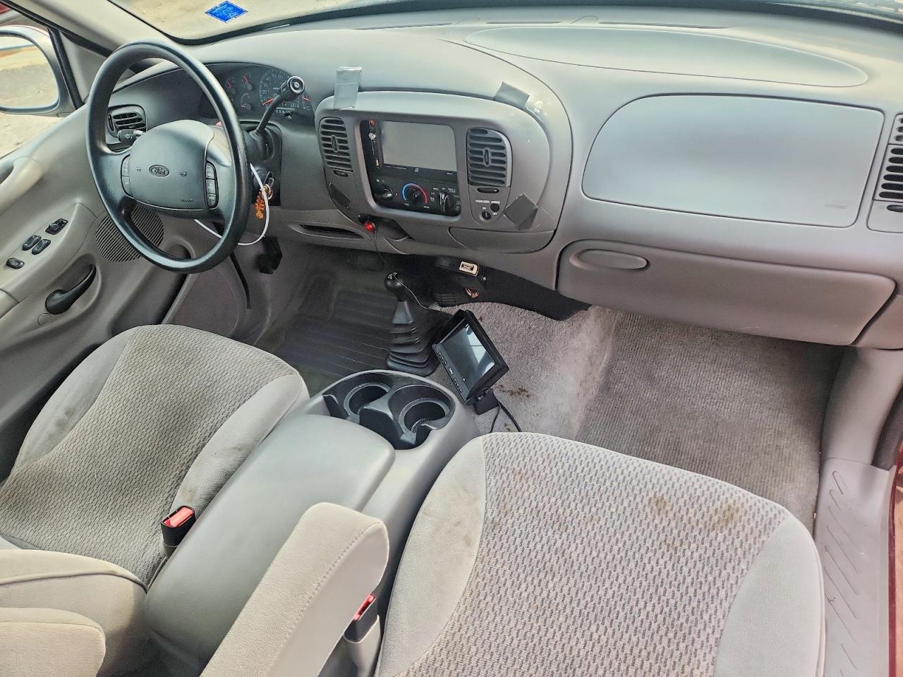 1997 Ford F150 Red vin: 2FTDF18W8VCA84387